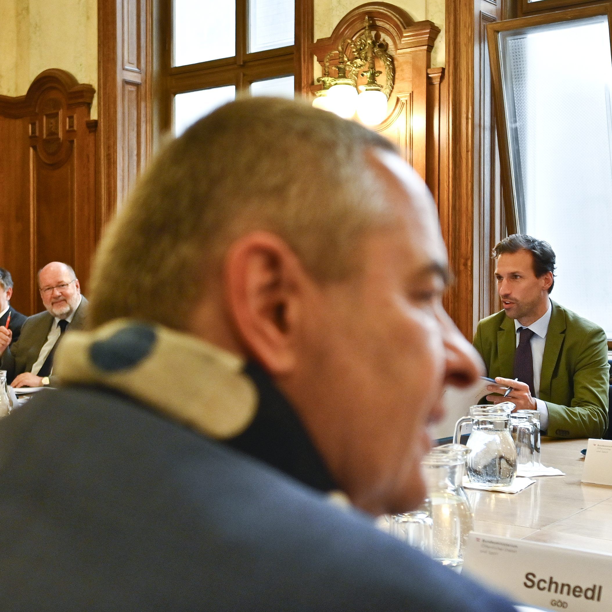 Die zweite Runde der Verhandlungen startet.