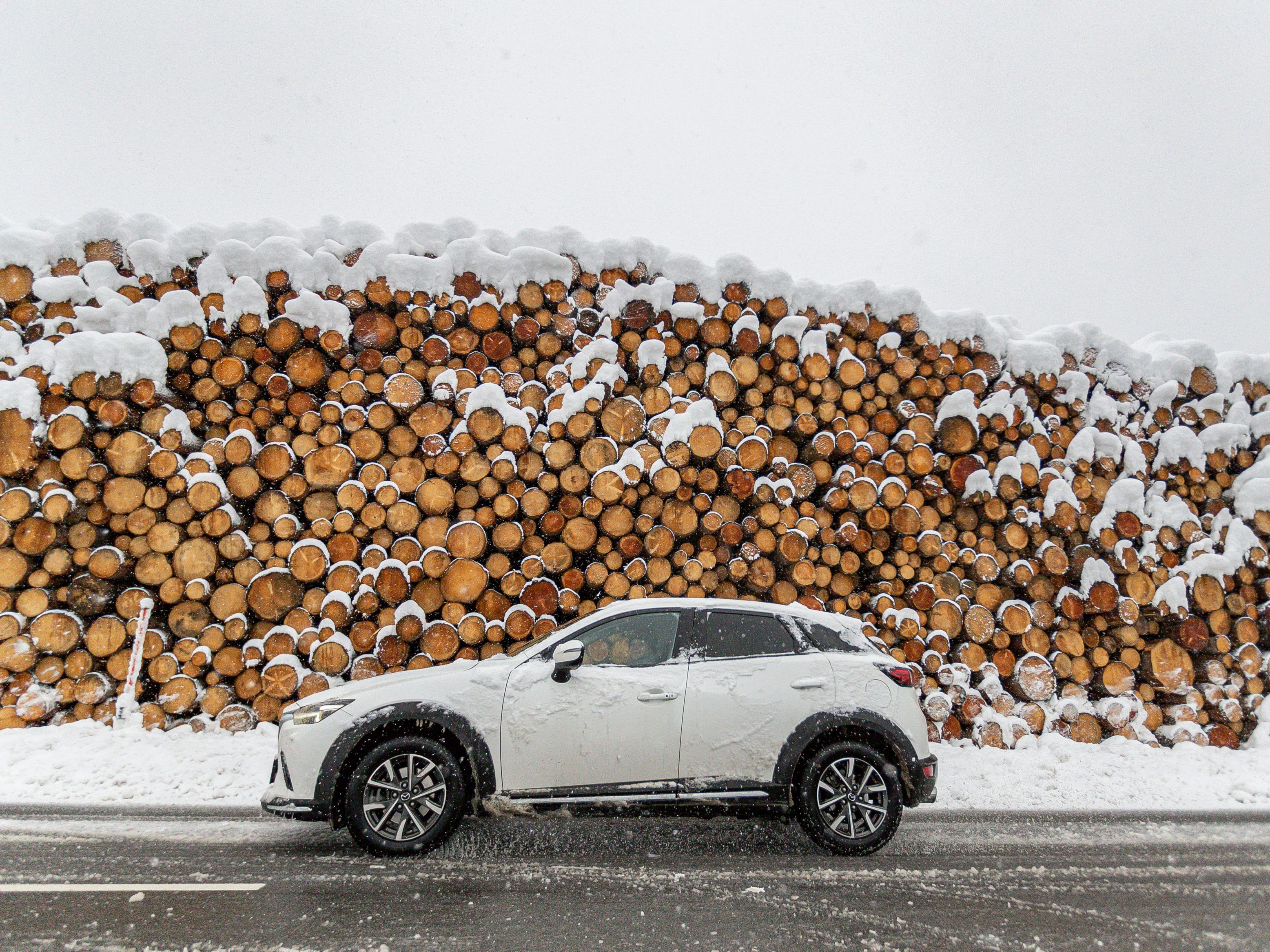 Schnee und Regen können am Wochenende für Probleme sorgen. Schnee und Regen können am Wochenende für Probleme sorgen.