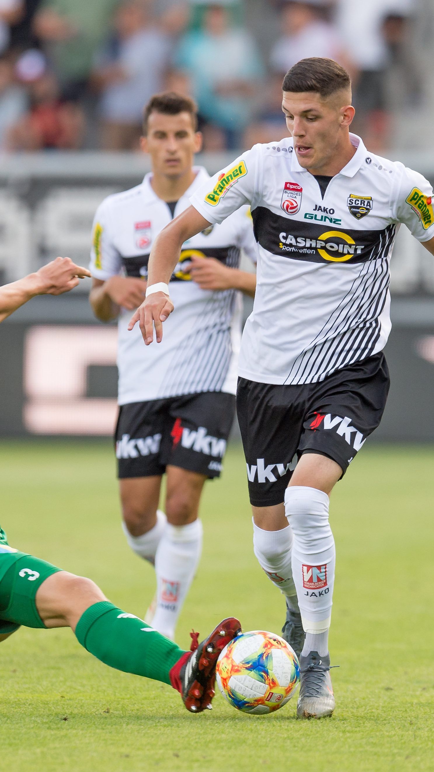 Michael Svoboda (WSG) gegen Emir Karic (Altach) im Rahmen der tipico Bundesliga- Begegnung SCR Altach - WSG Tirol am Samstag, 03. August 2019, in Altach