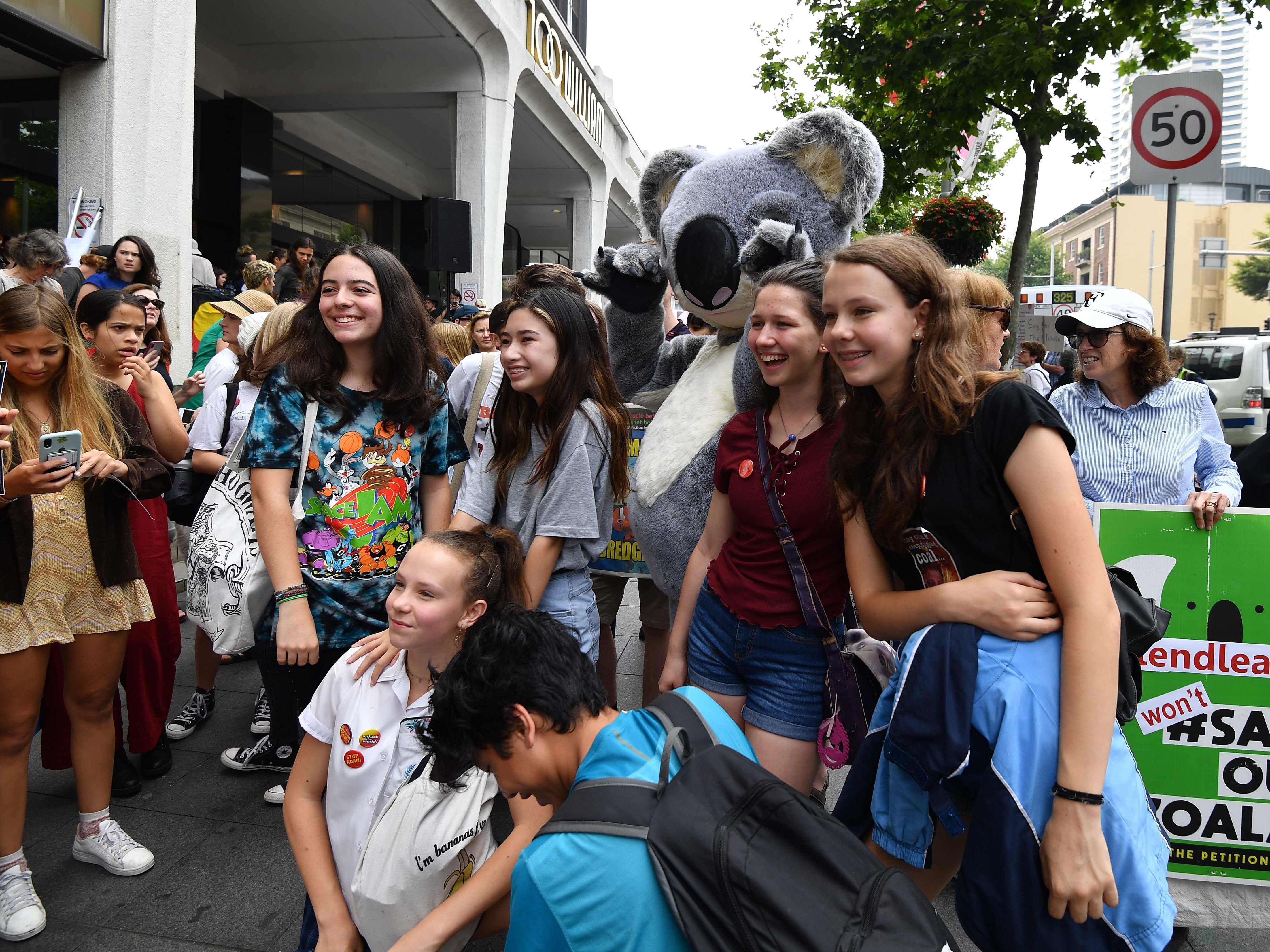 Erste Demos in Australien