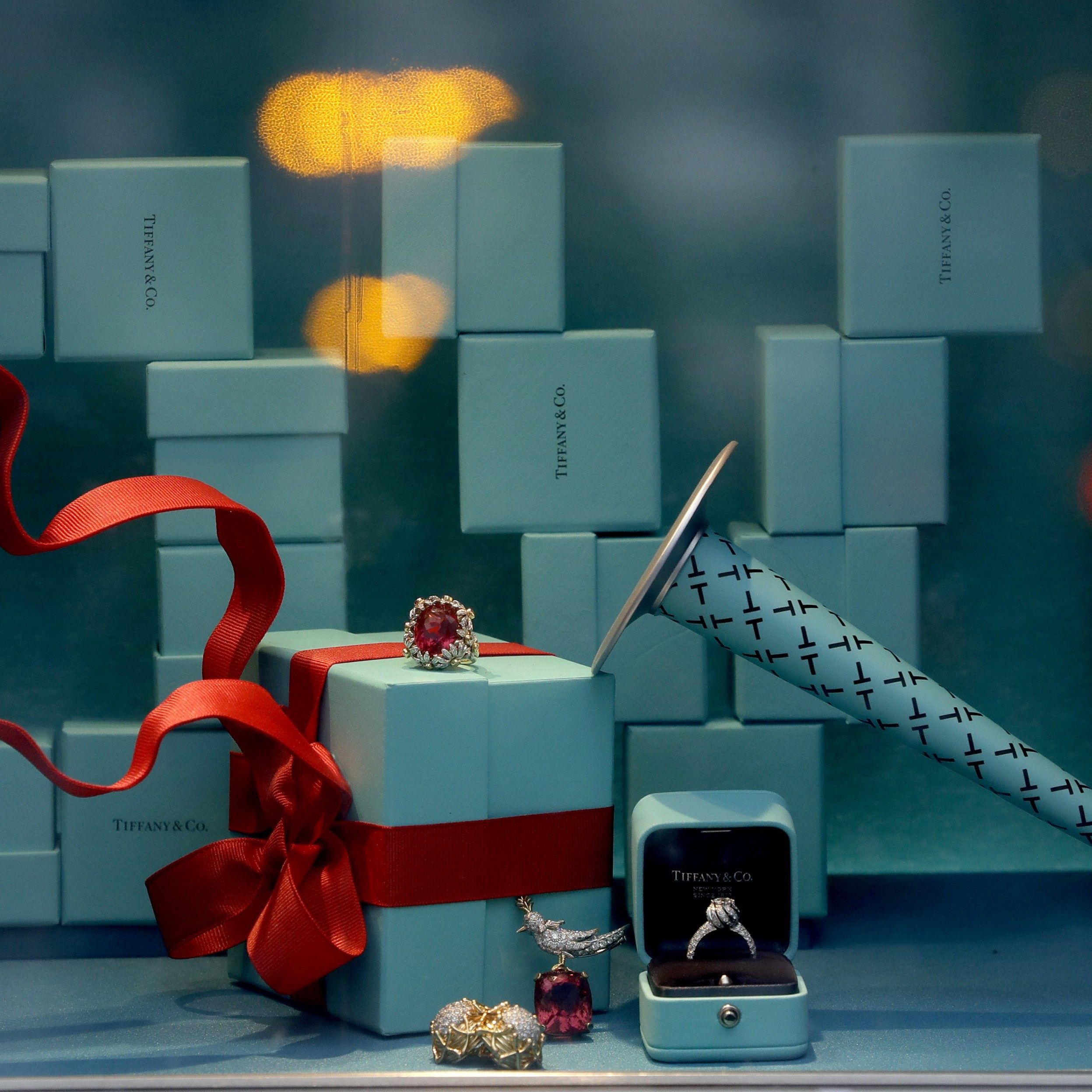 Größte Transaktion in der Geschichte des französischen Luxusgüterkonzerns