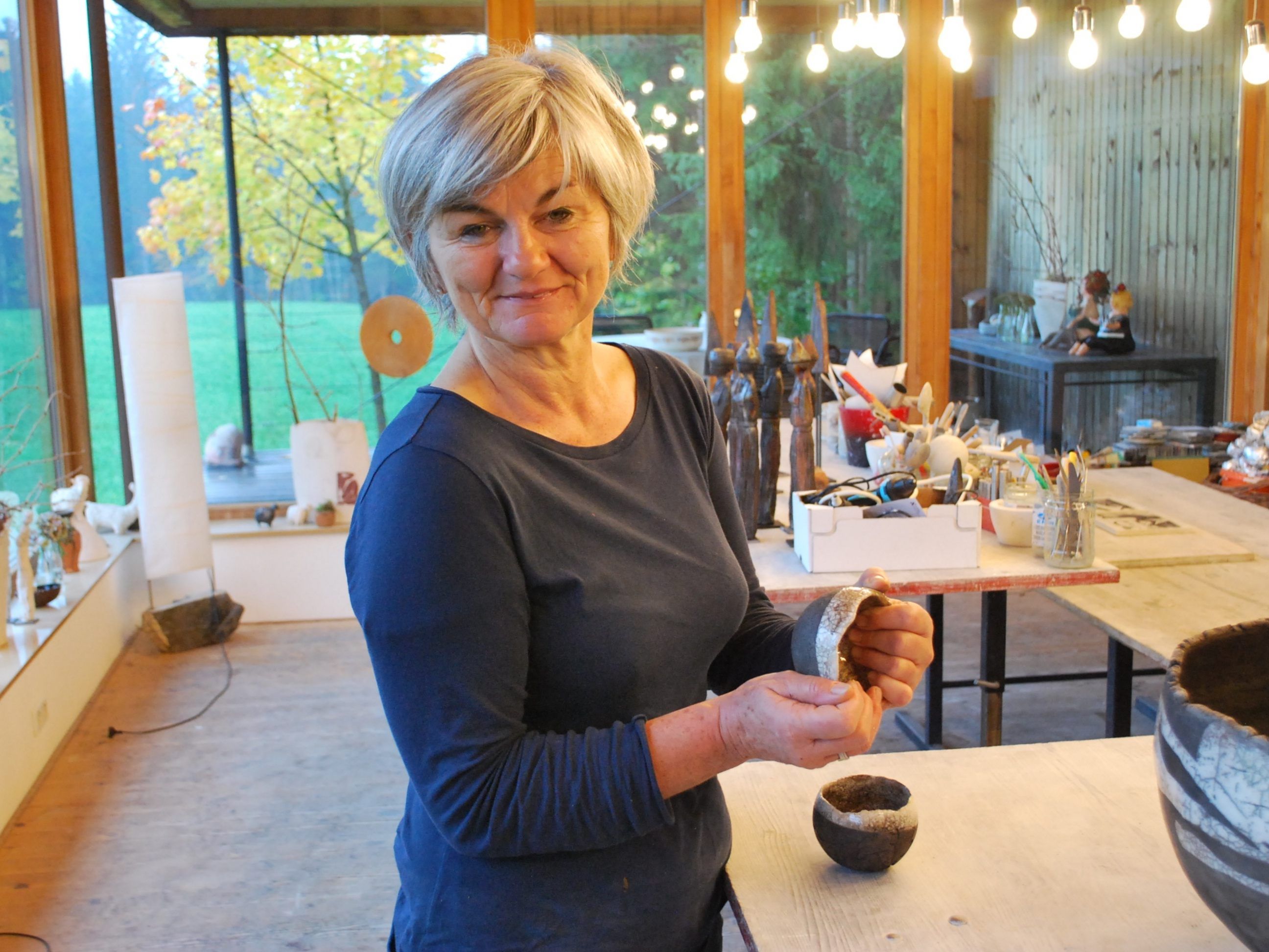 Petra Raid in ihrer Werkstatt.