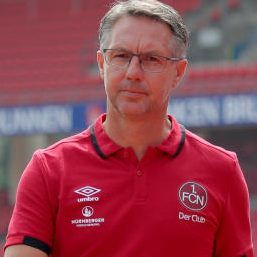 Der 49-jährige Österreicher ist nicht mehr Cheftrainer des 1. FC Nürnberg