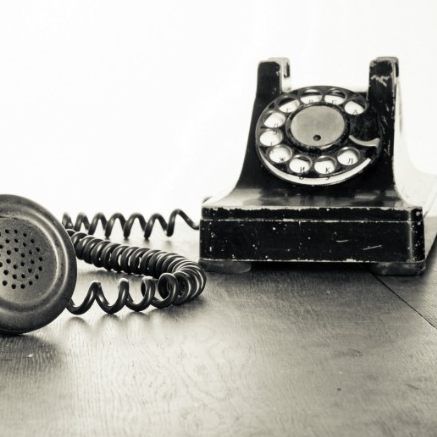 Die Telefonie über das Festnetztelefon ist noch gar nicht so altmodisch wie man glauben mag.