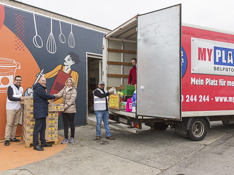 Die jährliche Weihnachtsspendenaktion von MyPlace zugunsten der Wiener Tafel startet wieder Die jährliche Weihnachtsspendenaktion von MyPlace zugunsten der Wiener Tafel startet wieder