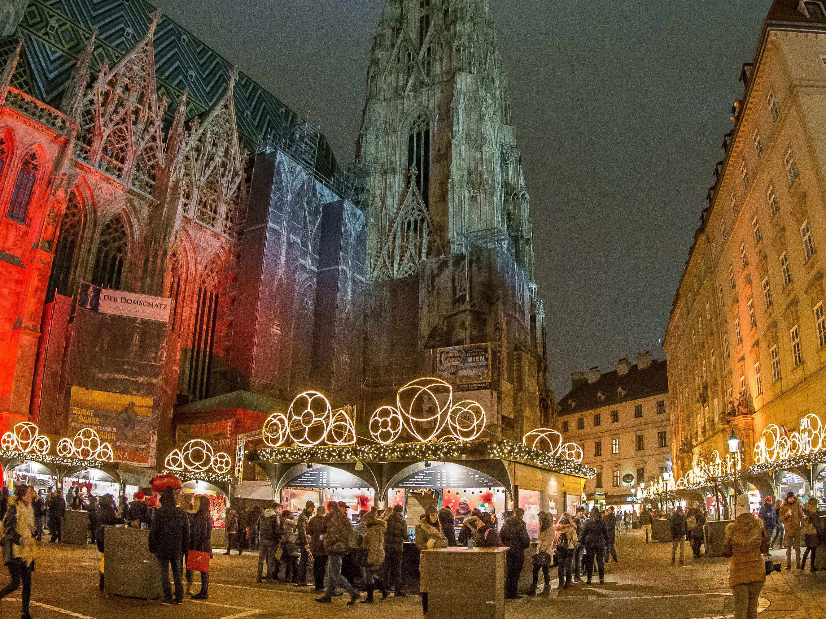 Beim Weihnachtsmarkt am Stephansplatz 2019