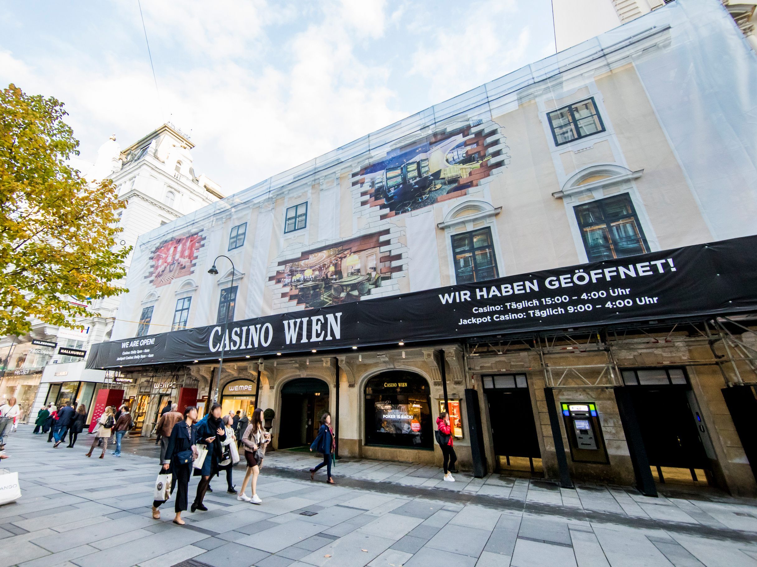 Bis Ende November bleibt das Casino Wien verhüllt. Bis Ende November bleibt das Casino Wien verhüllt.