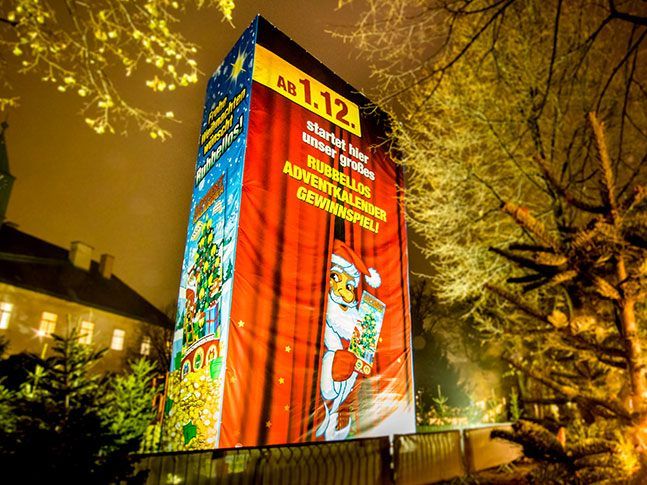 Jeden Tag wird ein Türchen des XL-Adventkalenders aufgerubbelt. Jeden Tag wird ein Türchen des XL-Adventkalenders aufgerubbelt.