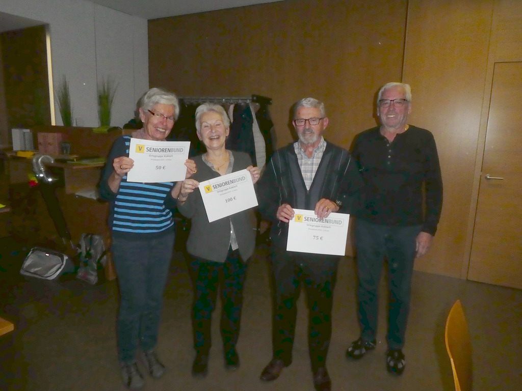 Die Erstplatzierten mit Obmann Walter Ellensohn Die Erstplatzierten mit Obmann Walter Ellensohn