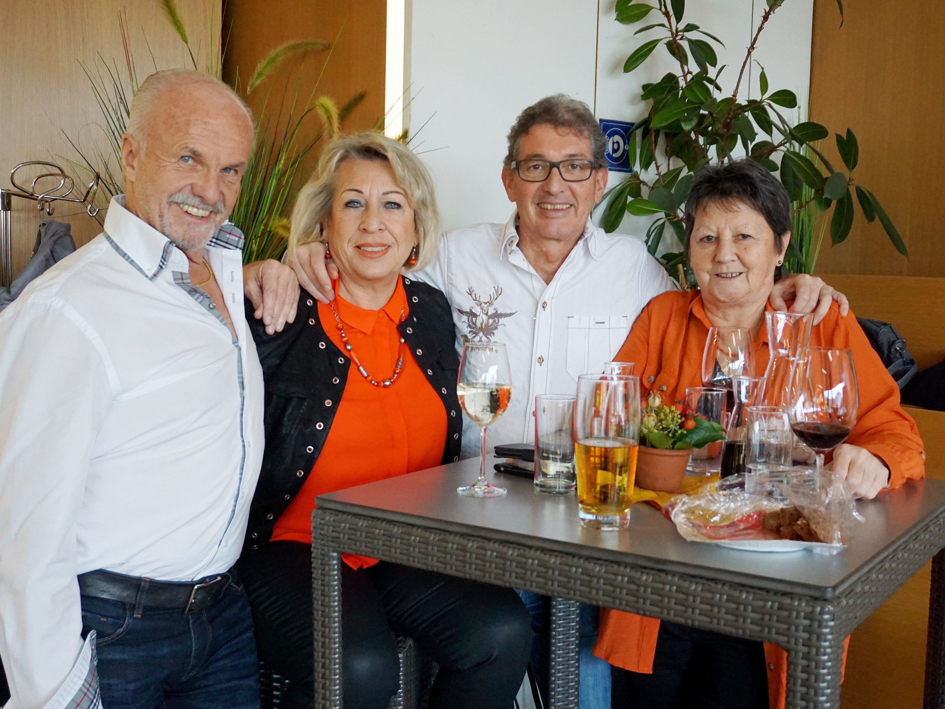 Das Tanz-Team vom Seniorenbund freut sich auf viele Tanzfreunde beim s´Ländle tanzt Das Tanz-Team vom Seniorenbund freut sich auf viele Tanzfreunde beim s´Ländle tanzt