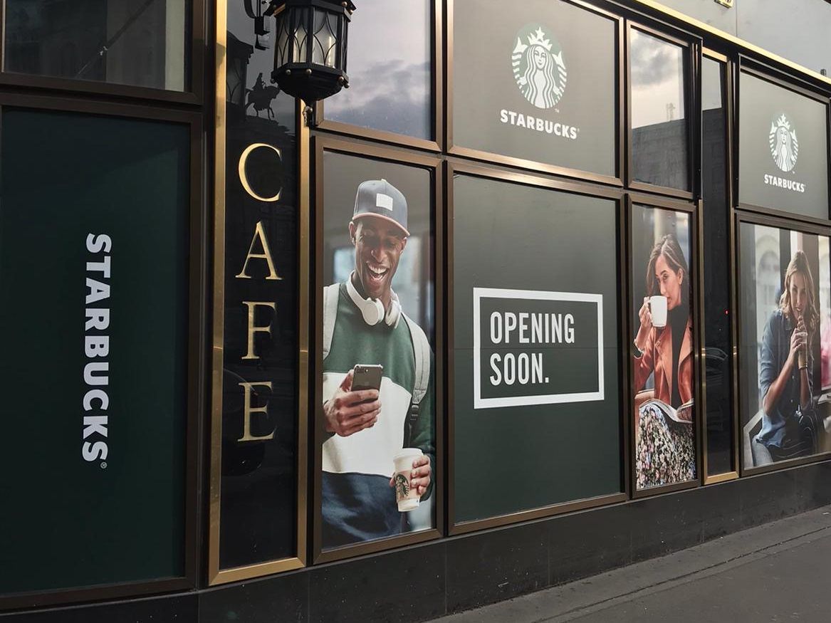 Starbucks eröffnet eine neue Filiale in der Kärntner Straße. Starbucks eröffnet eine neue Filiale in der Kärntner Straße.