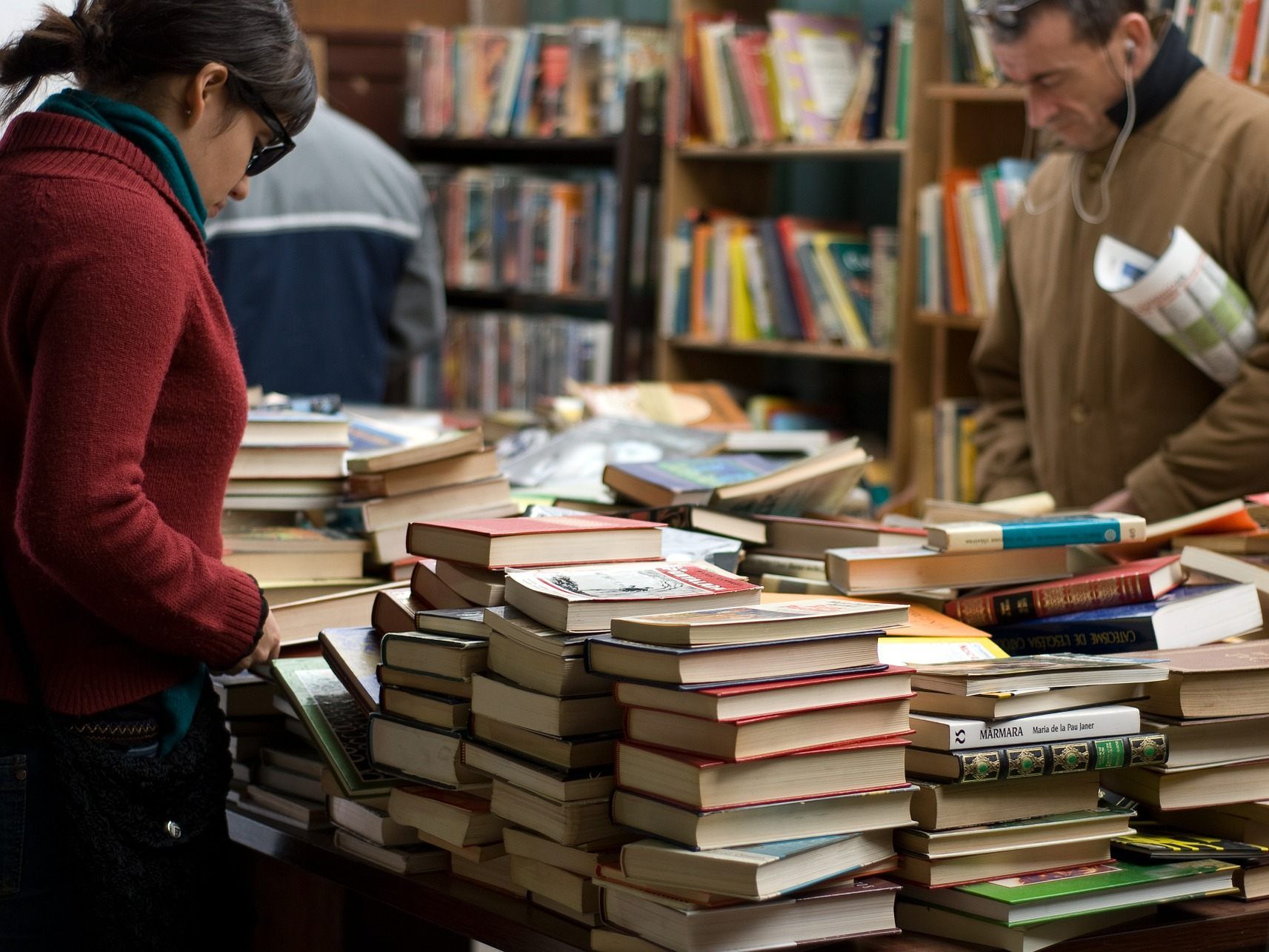 Viele Menschen schätzen das Buch zum Anfassen.