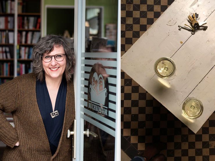 Am Wiener Kriemhildplatz wird neben dem Buchkontor in Kürze das Café "franzundjulius" eröffnen Am Wiener Kriemhildplatz wird neben dem Buchkontor in Kürze das Café "franzundjulius" eröffnen