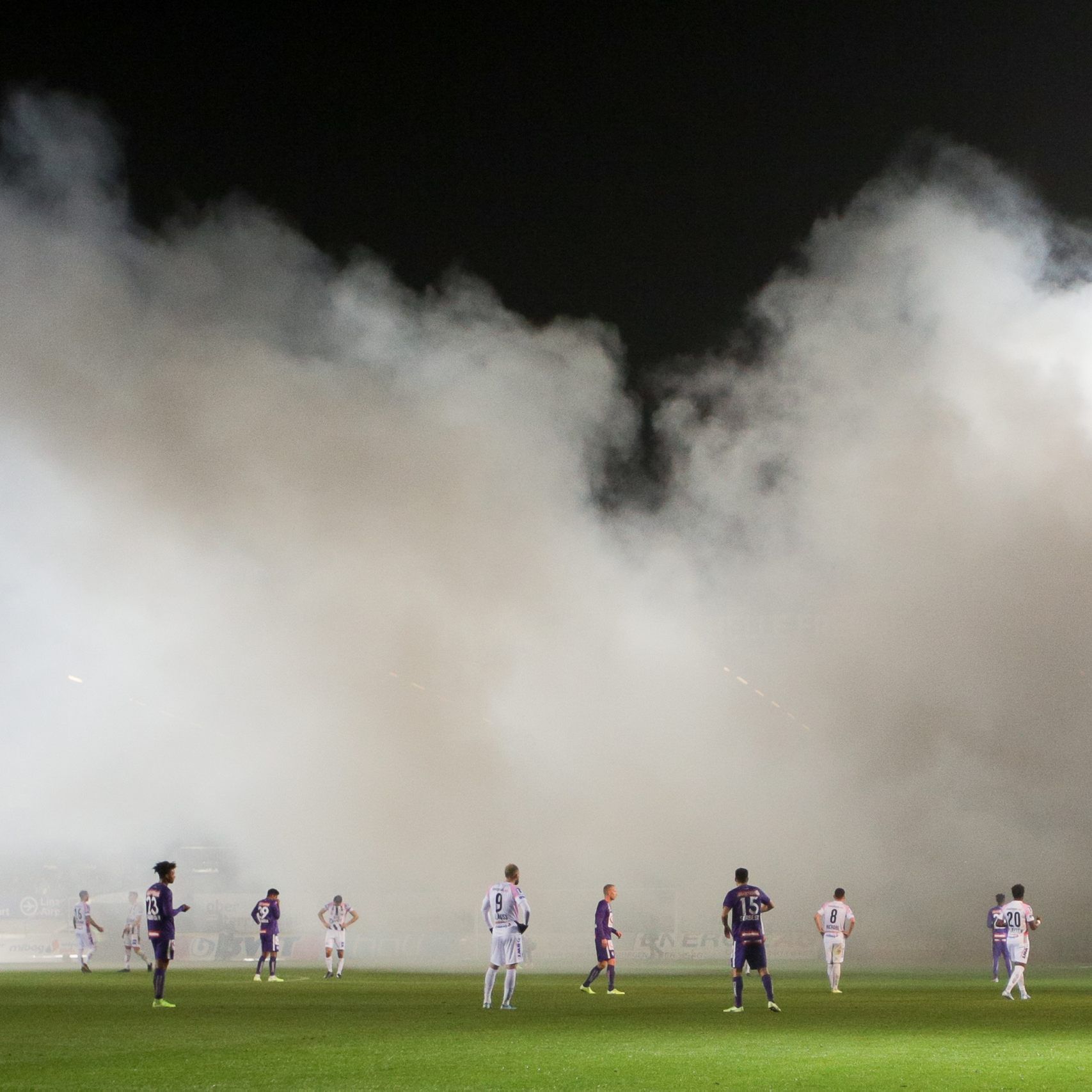 Das Spiel des LASK gegen Austria Wien musste wegen Pyrotechnik unterbrochen werden.