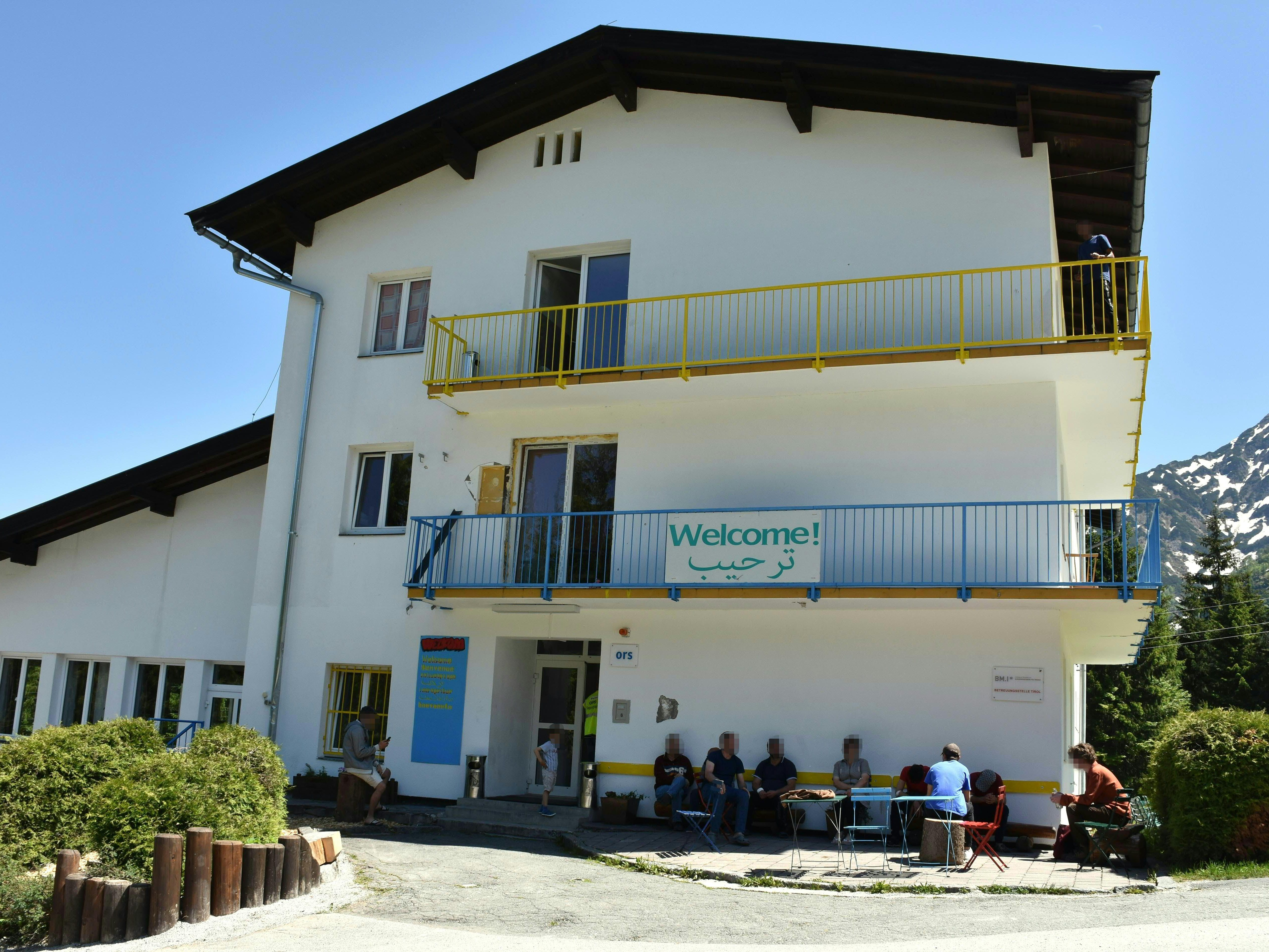 Im Sommer kam es zu einem Hungerstreik im Rückkehrzentrum in Fieberbrunn in Tirol.