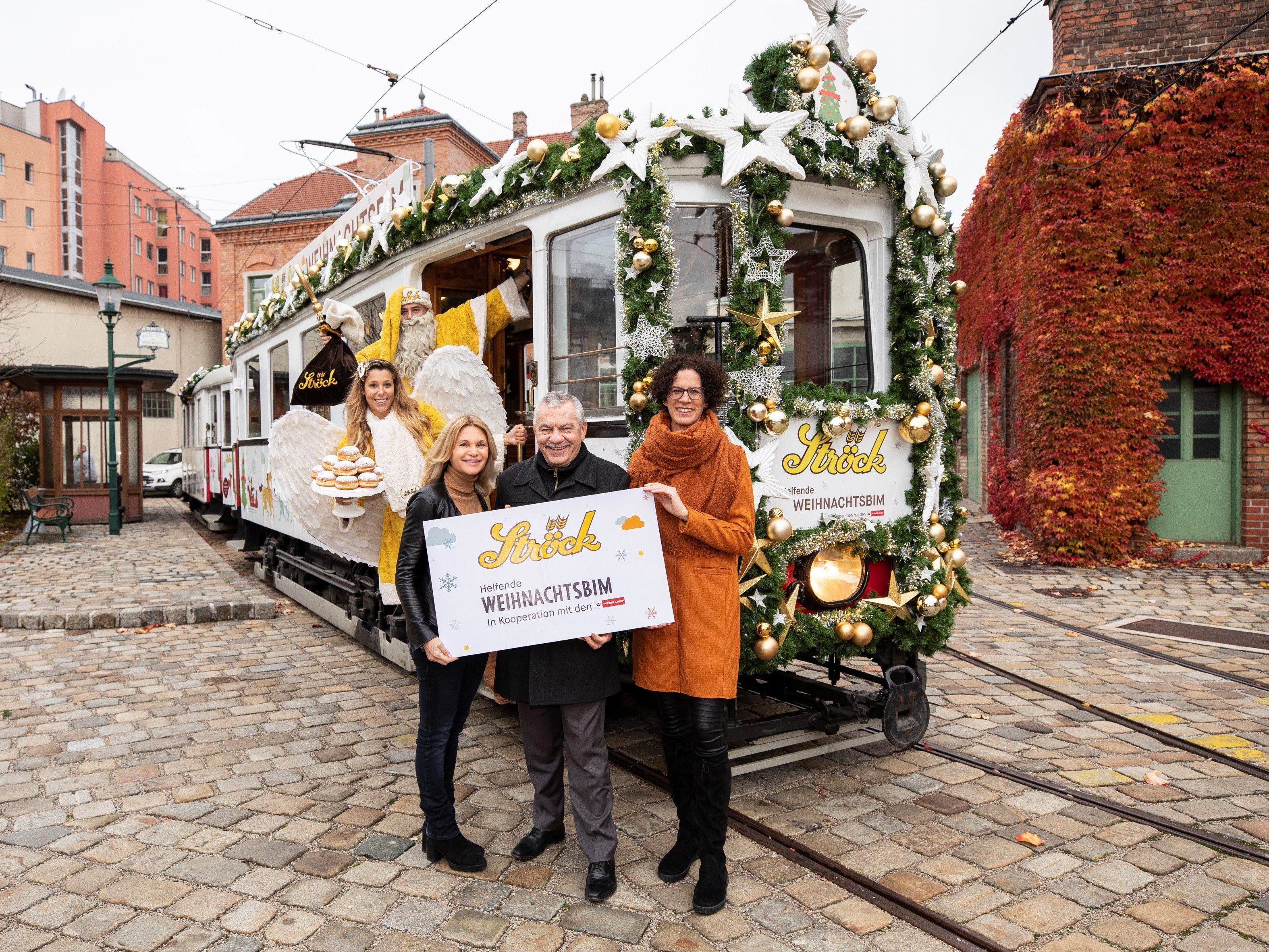 Mit der Ströck-Weihnachtsbim fahren und Gutes tun. Mit der Ströck-Weihnachtsbim fahren und Gutes tun.