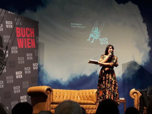 Die österreichische Erfolgsautorin Vea Kaiser trat bei der "Langen Nacht der Bücher" auf Die österreichische Erfolgsautorin Vea Kaiser trat bei der "Langen Nacht der Bücher" auf