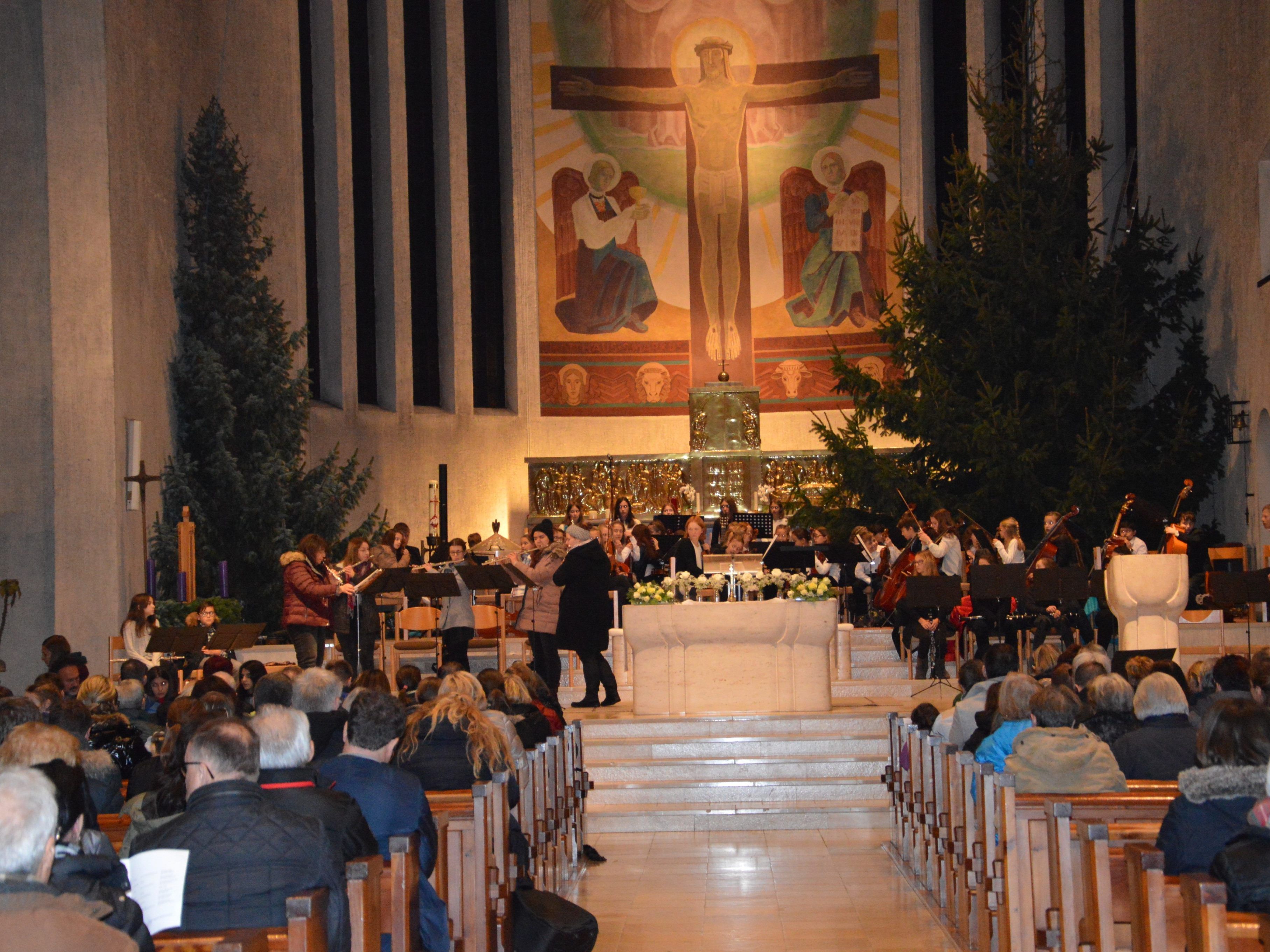 Weihnachtsbenefizkonzert „Wir sagen euch an….“