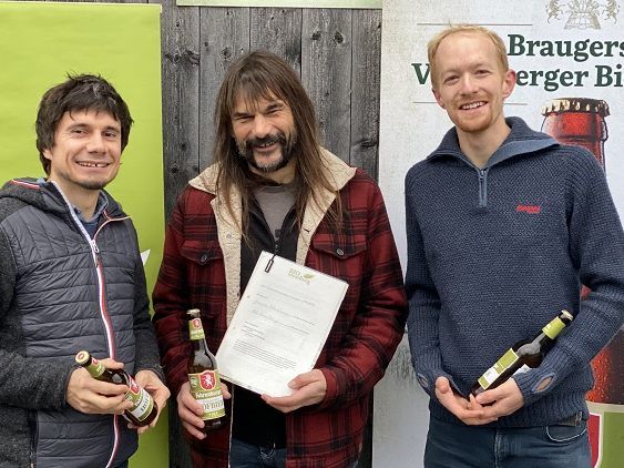 GF von BIO Vorarlberg & BIO AUSTRIA Vorarlberg Manuel Kirisits-Steinparzer, MSc, GF Brauerei Fohrenburg Wolfgang Sila, Bio Bauer Christoph Weißenbach) GF von BIO Vorarlberg & BIO AUSTRIA Vorarlberg Manuel Kirisits-Steinparzer, MSc, GF Brauerei Fohrenburg Wolfgang Sila, Bio Bauer Christoph Weißenbach)