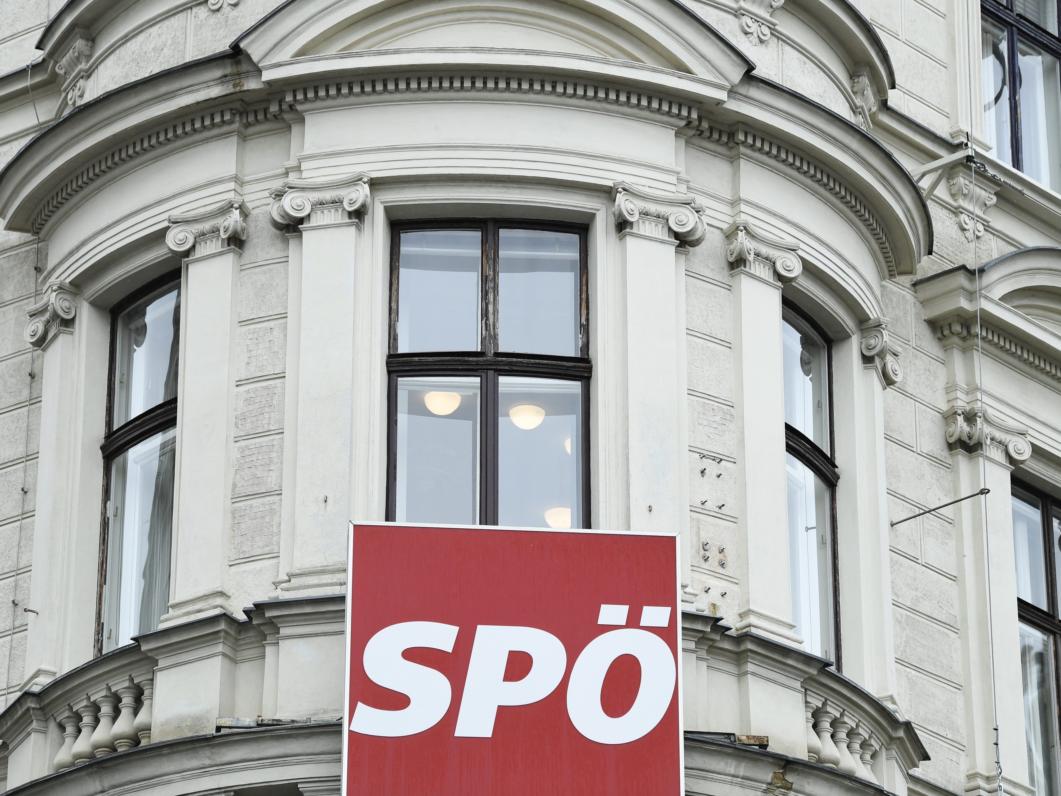 Der "Putschstand" vor der SPÖ-Parteizentrale in Wien wurde abgesagt. Der "Putschstand" vor der SPÖ-Parteizentrale in Wien wurde abgesagt.