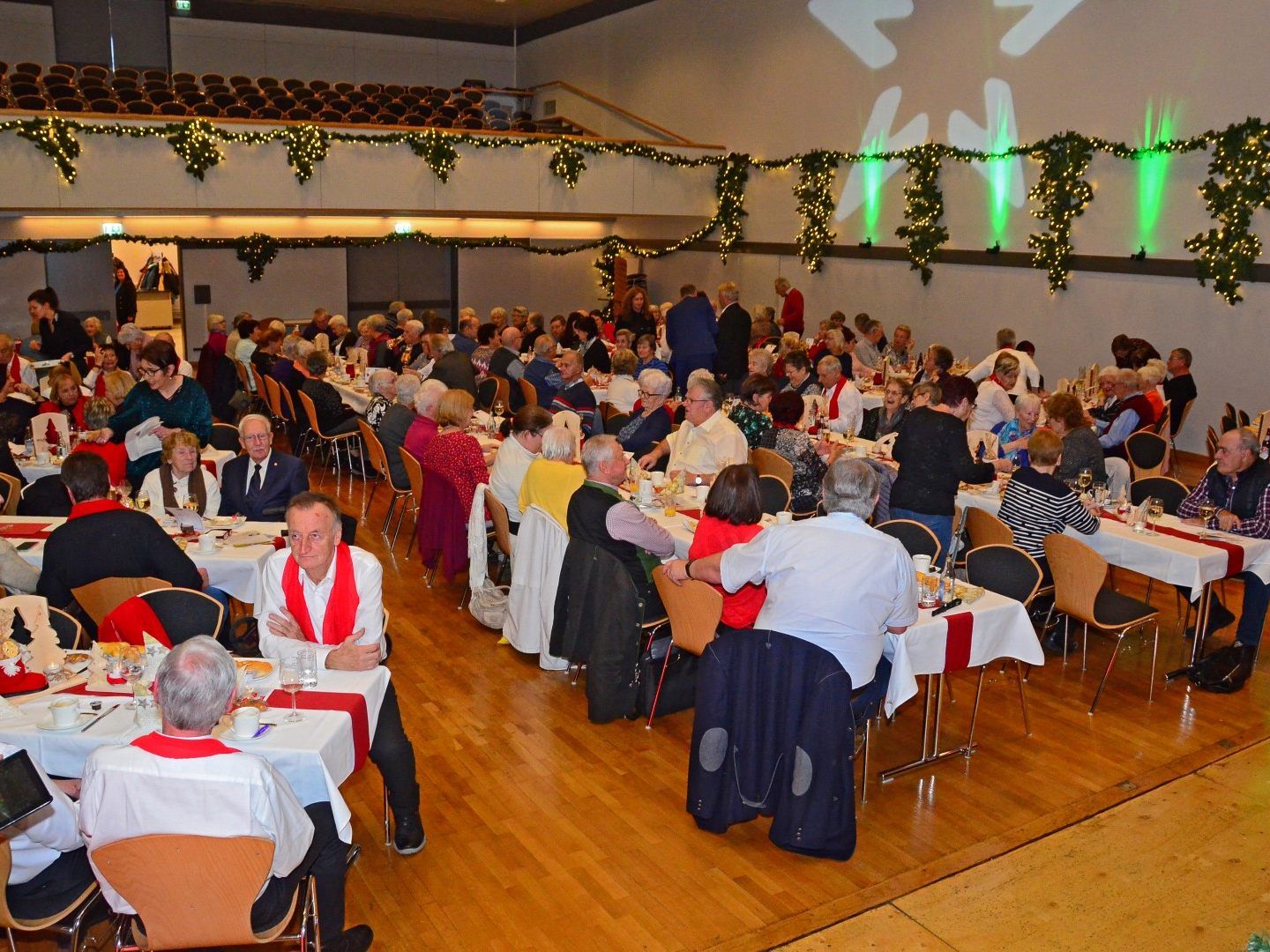 Adventfeier des PVÖ Bludenz im vollbesetzten Stadtsaal Adventfeier des PVÖ Bludenz im vollbesetzten Stadtsaal