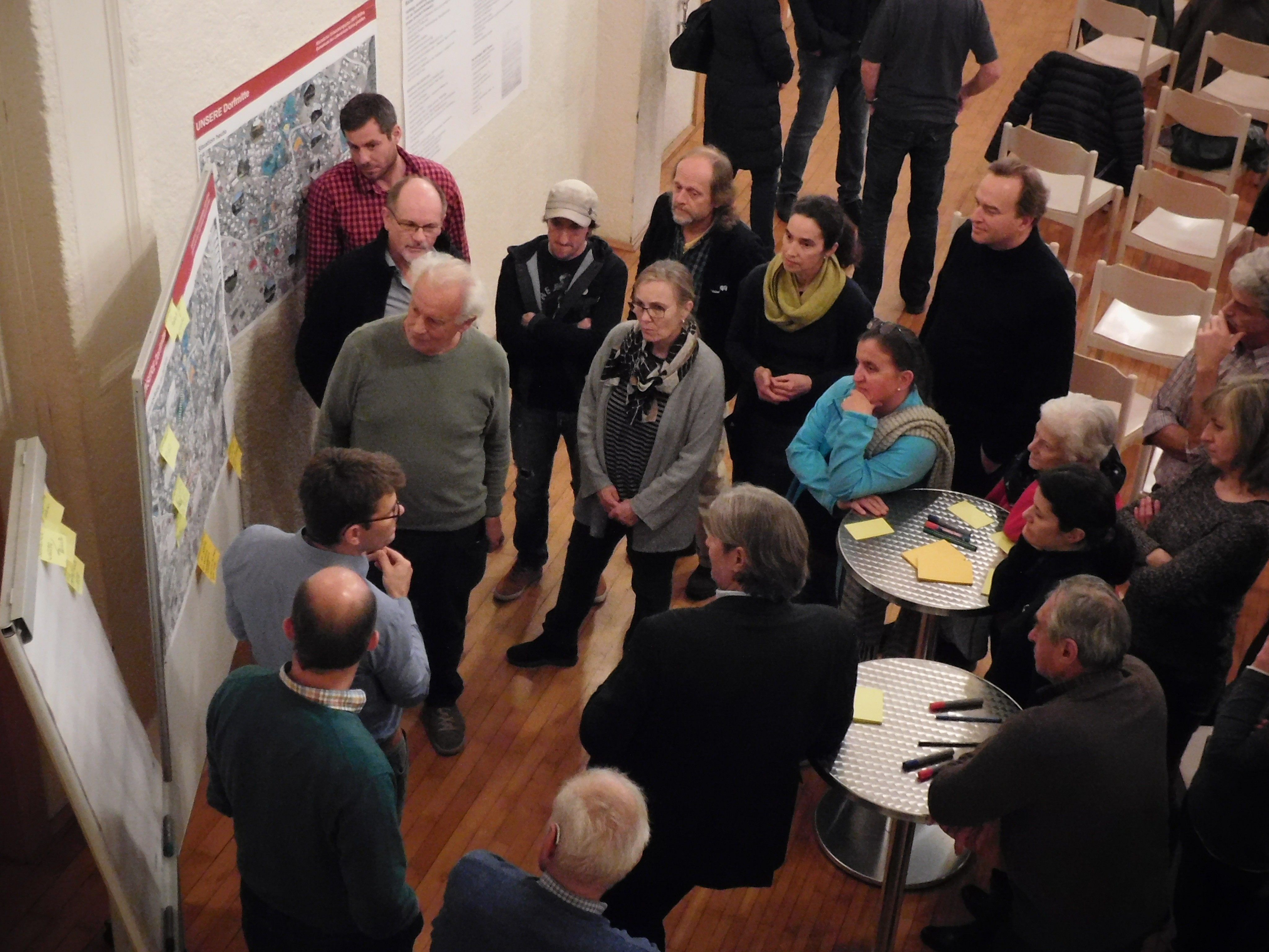 Im Röthnersaal ergaben sich anregende Diskussionen zur Zukunft der Gemeinde