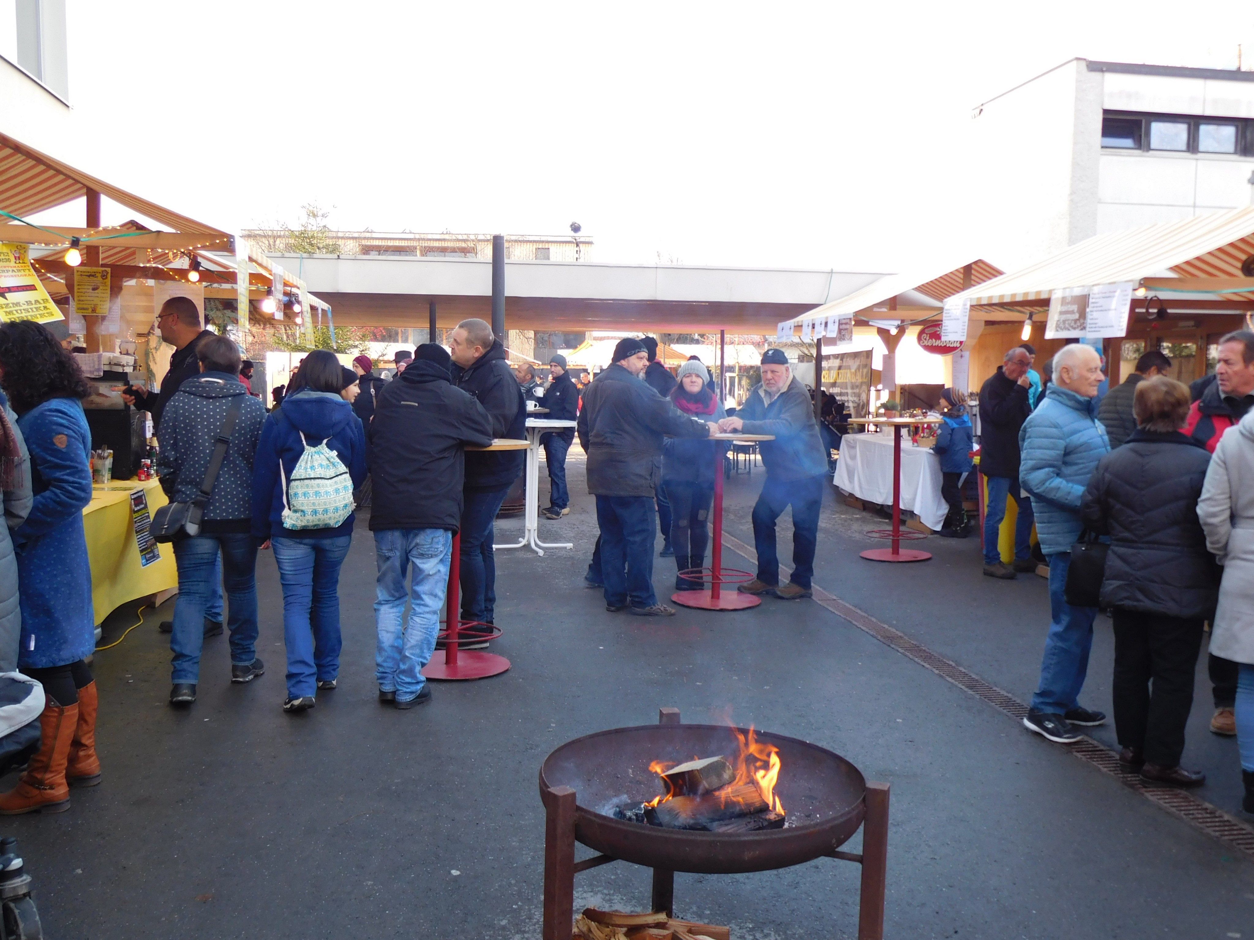 Vorweihnachtliche Stimmung in Mäder