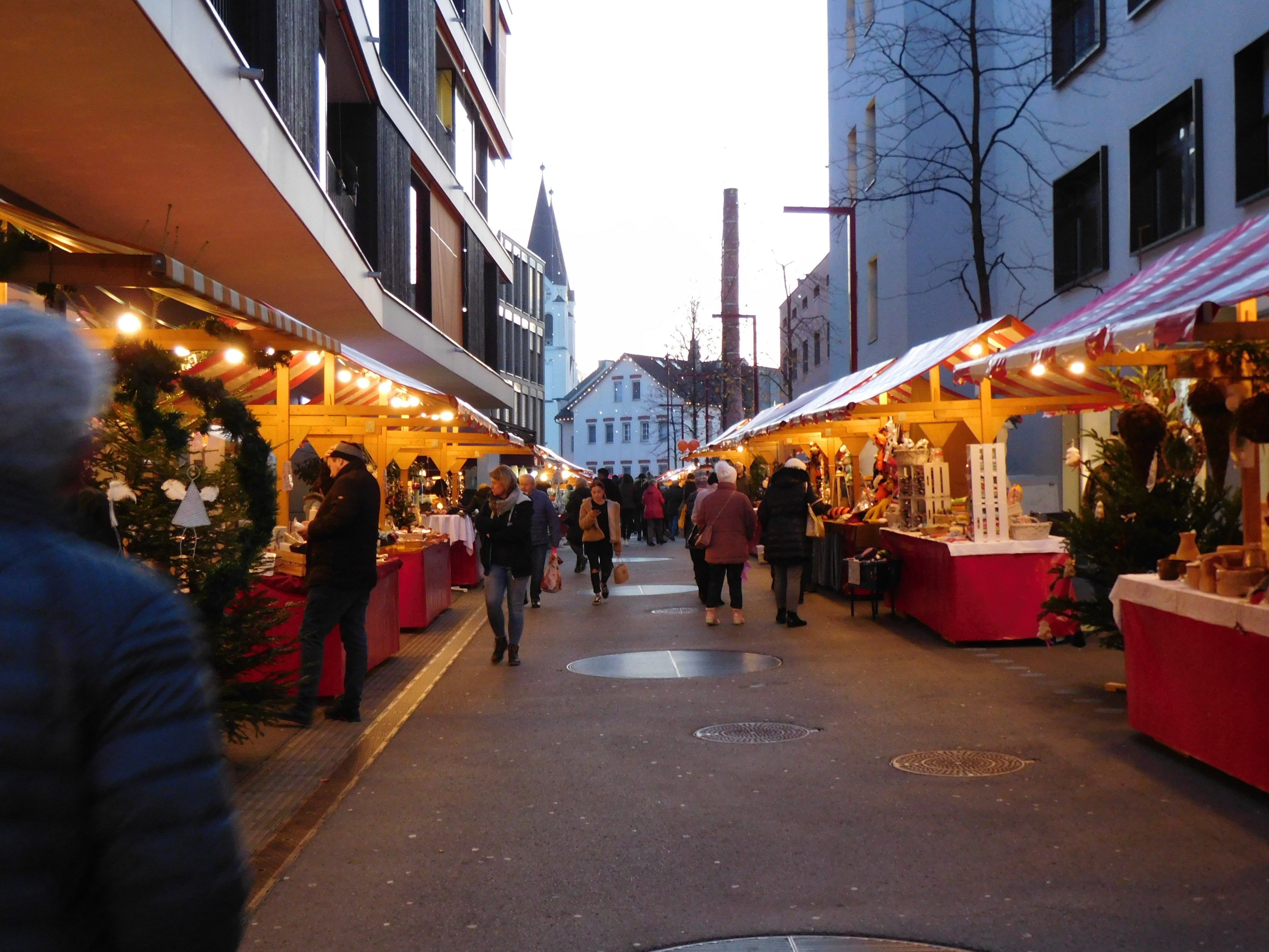 Weihnachtsstimmung am Garnmarkt