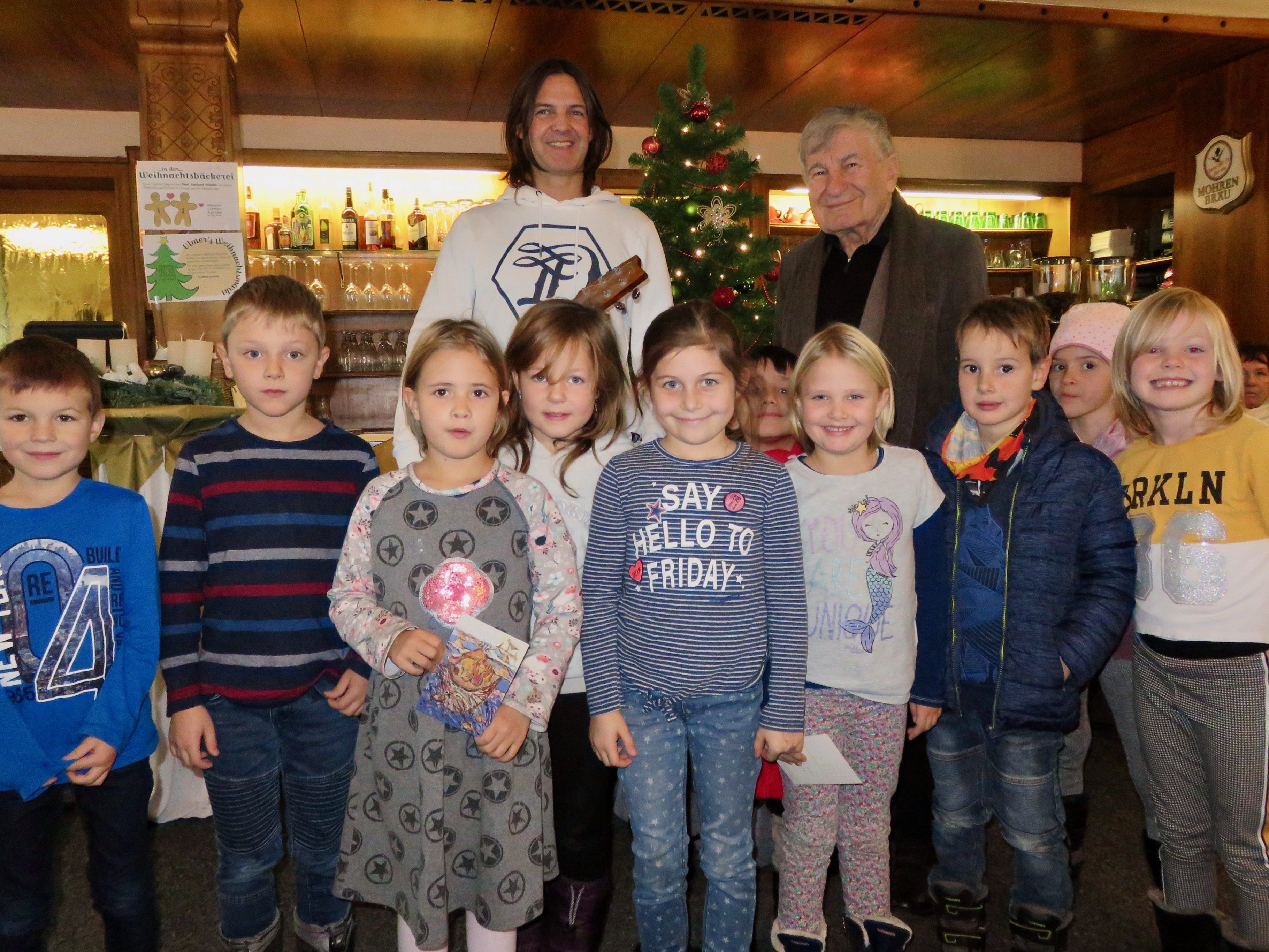 Die Volksschulkinder freuten sich über die wunderschönen Weihnachtsgeschichten