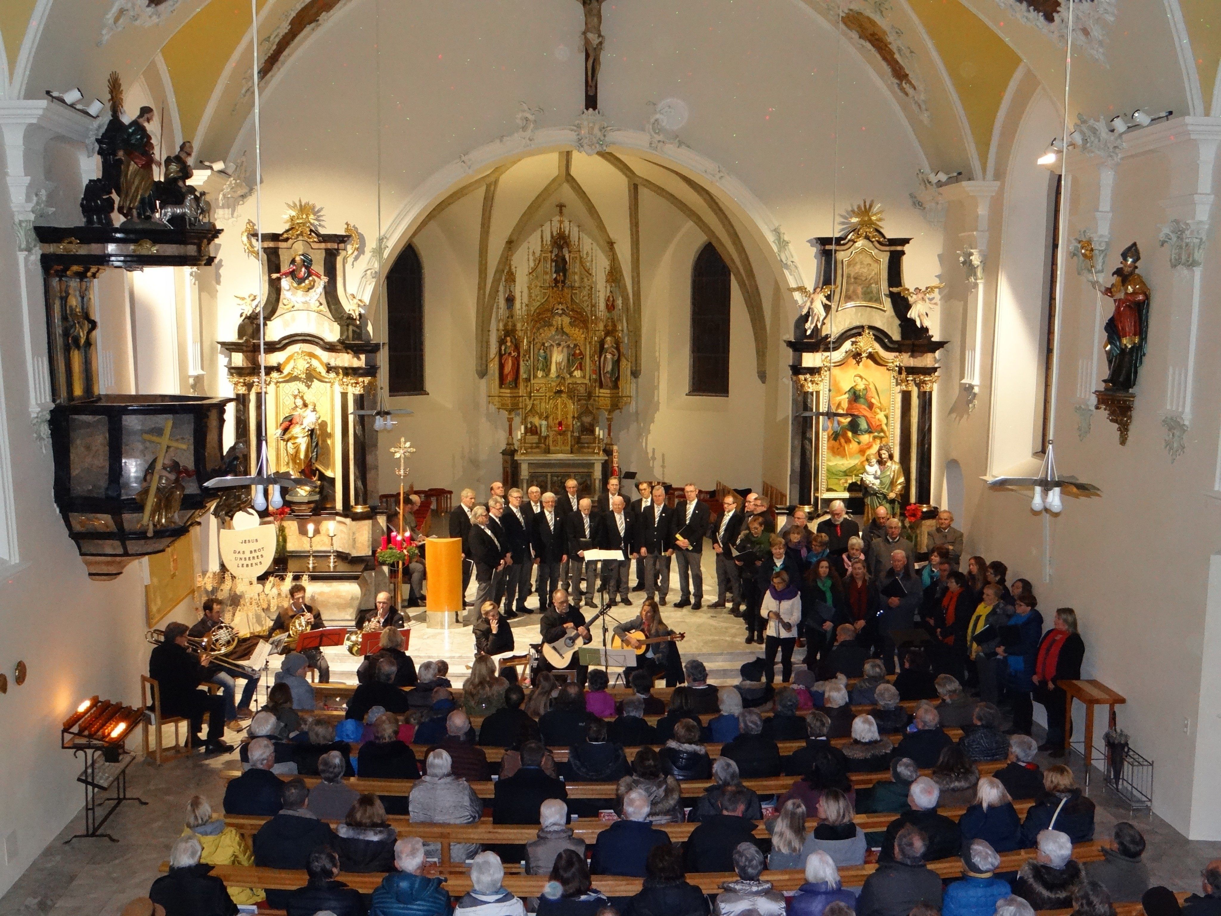 Stimmungsvoller „Rastplatz“ im Advent: Die adventliche Feierstunde in der Pfarrkirche Nenzing.