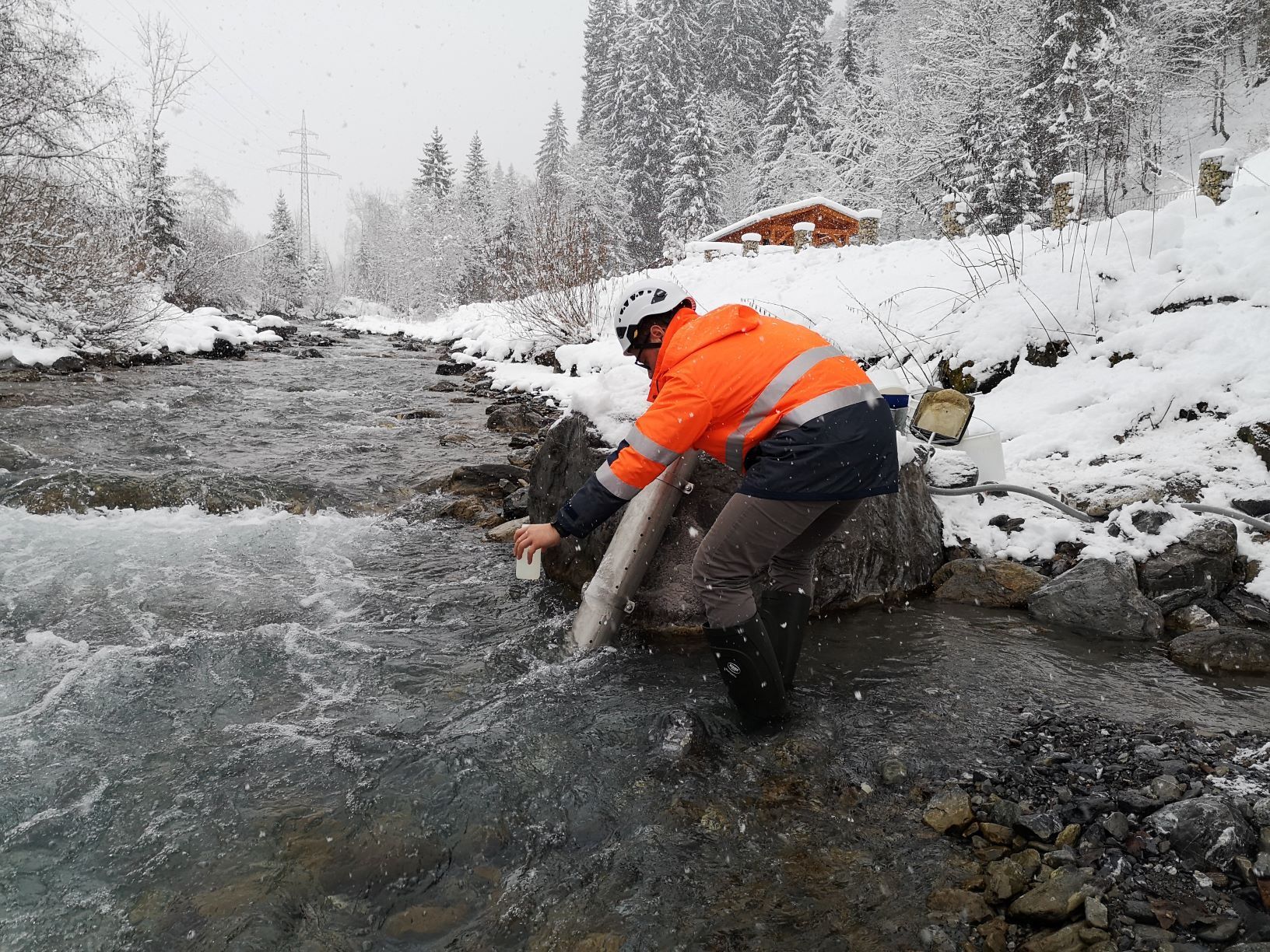 Der Spullersee wird kontrolliert entleert.
