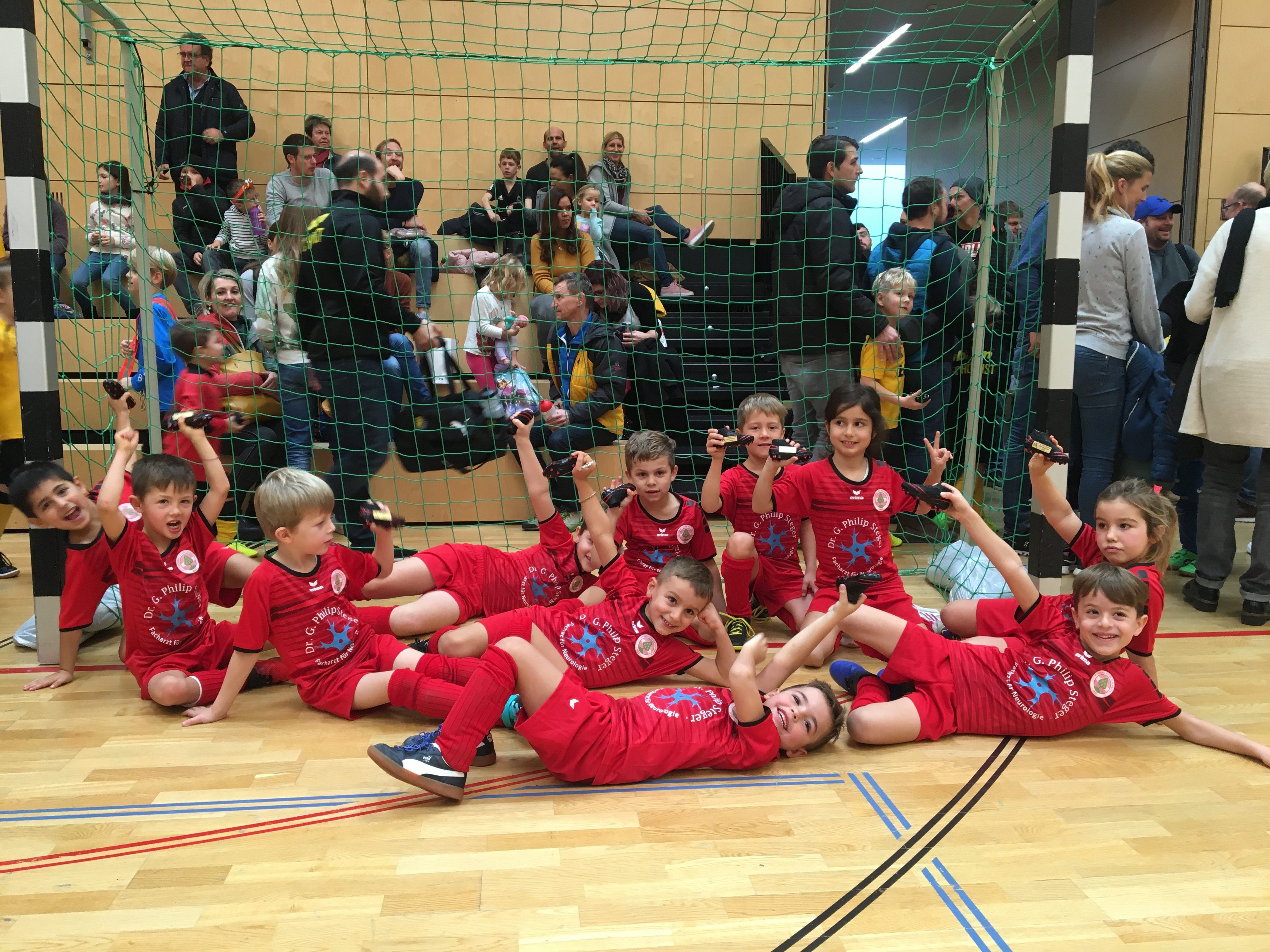 Die kleinen FC Dornbirn-Spieler hatten gleich bei ihrem ersten Hallenturnier allen Grund zum Jubeln.