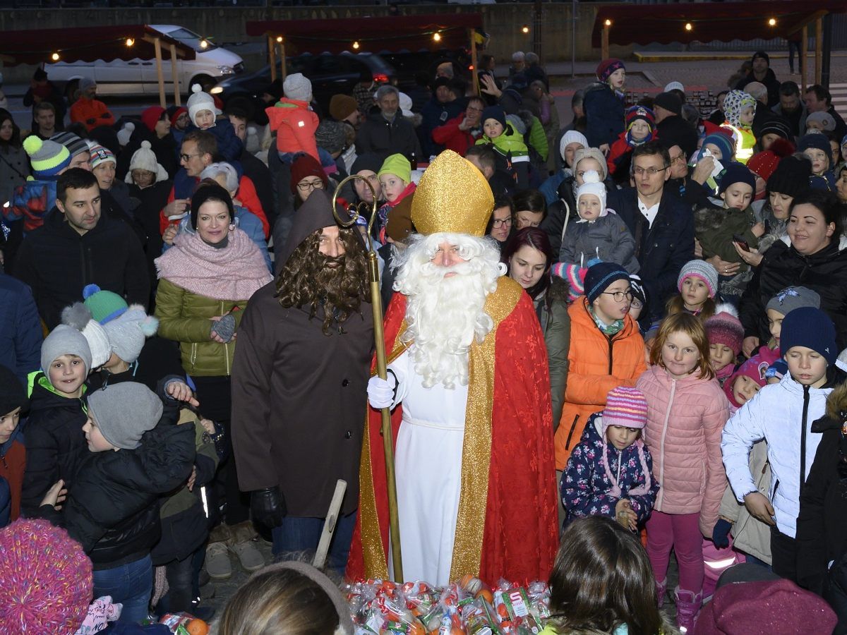 Der Nikolaus brachte Geschenke vorbei.