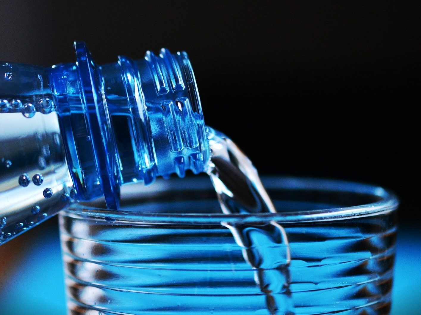 In der Drogeriekette ist Trinken während der Arbeitszeit verboten. In der Drogeriekette ist Trinken während der Arbeitszeit verboten.