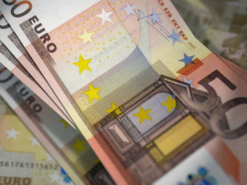 Die beiden Männer fälschten 50-Euro-Scheine und verkauften sie.