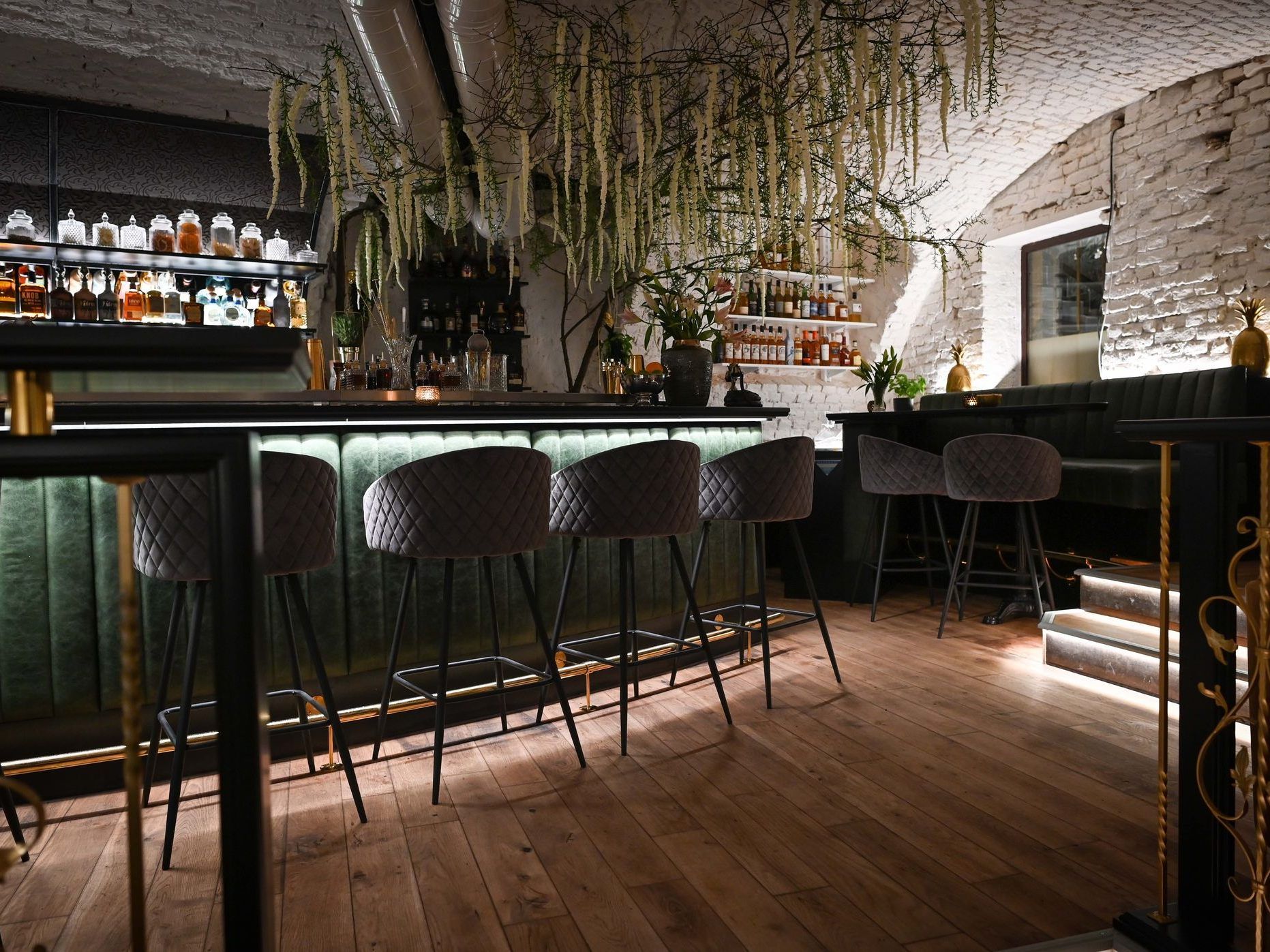 Die Josef Highball Bar ist die erste Highball Bar Wiens. Die Josef Highball Bar ist die erste Highball Bar Wiens.