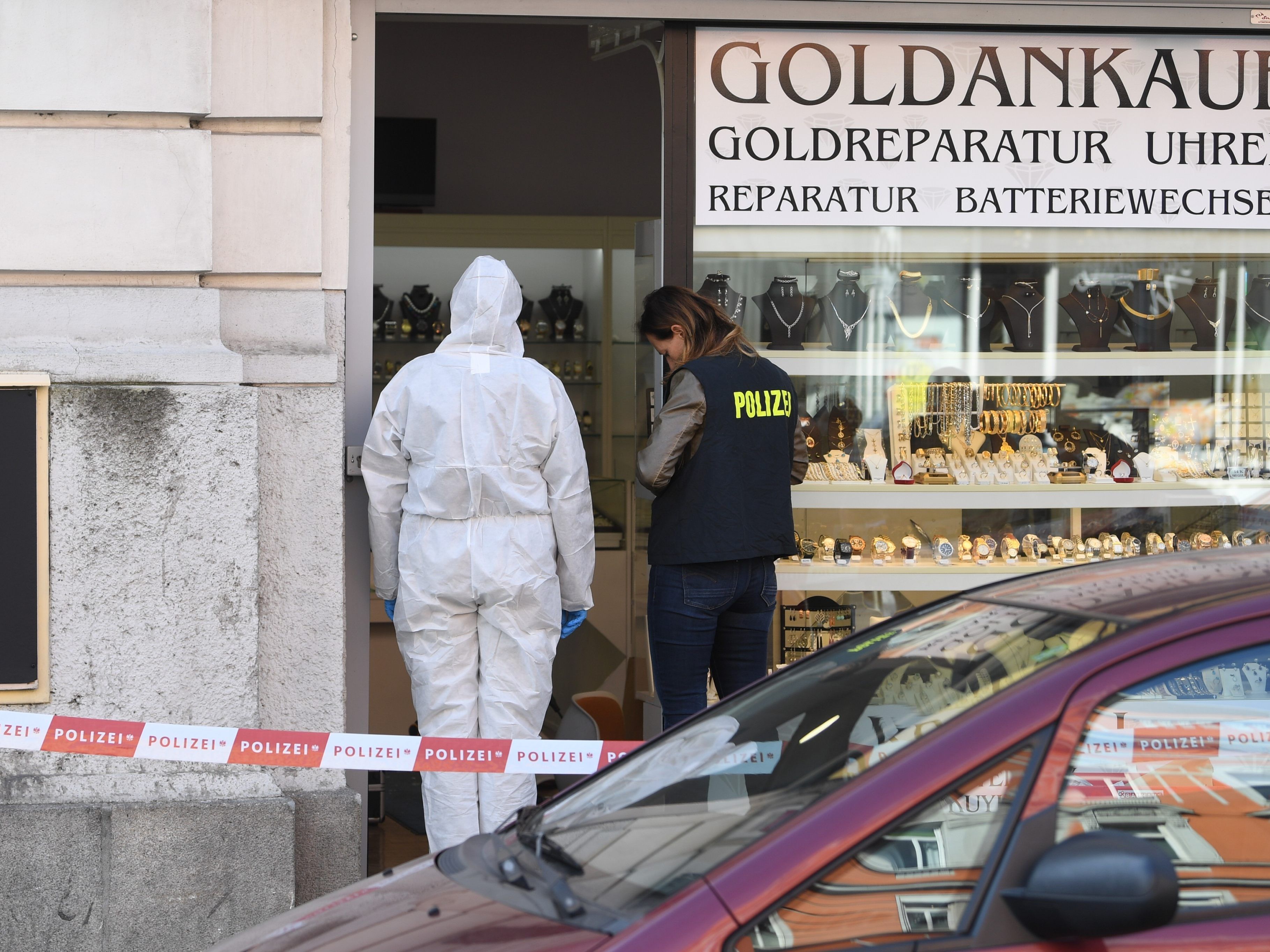 Bei dem Raub in Wien-Floridsdorf wurden drei Menschen verletzt.
