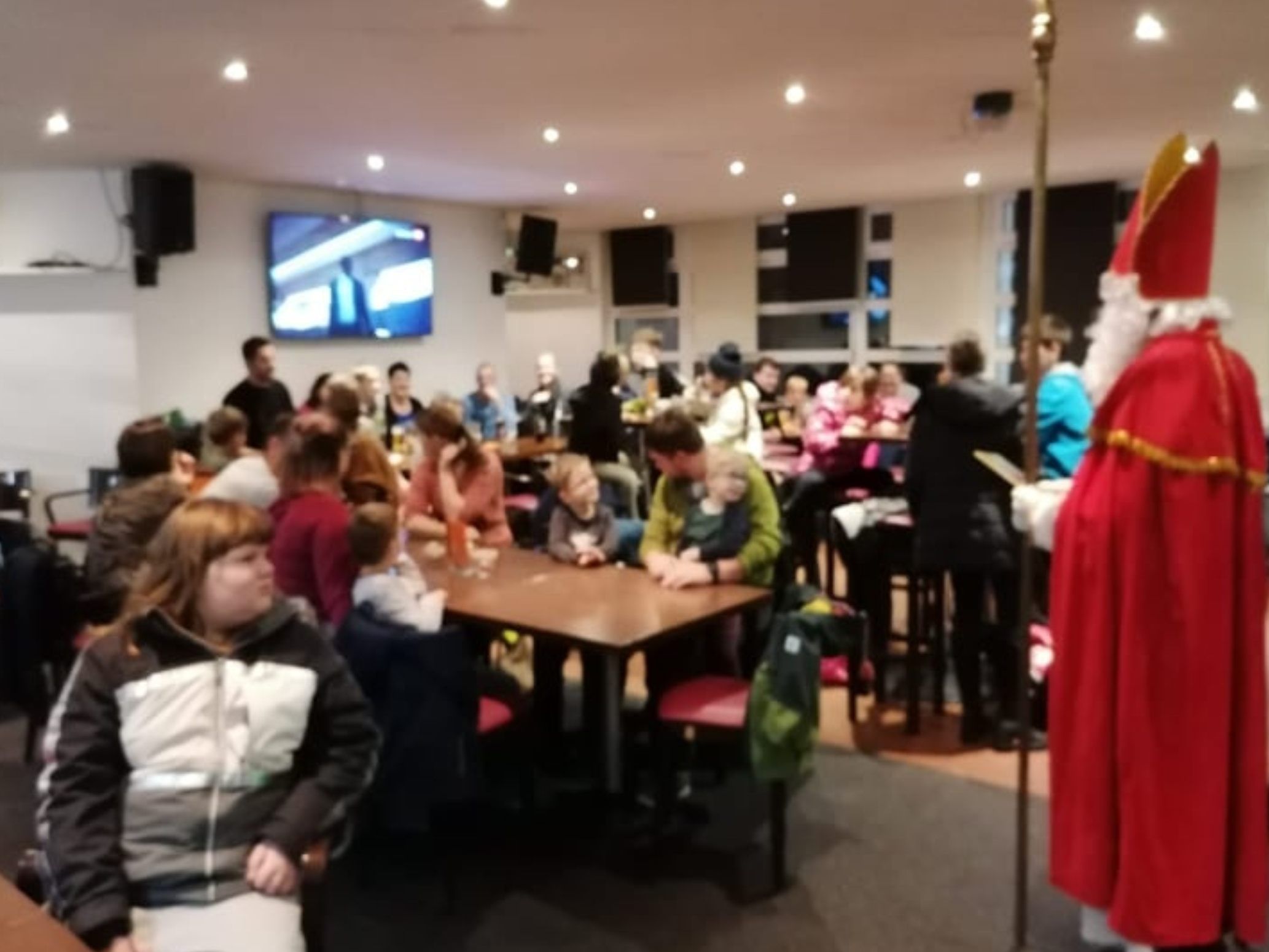 Der Nikolaus bei den Hockeykids