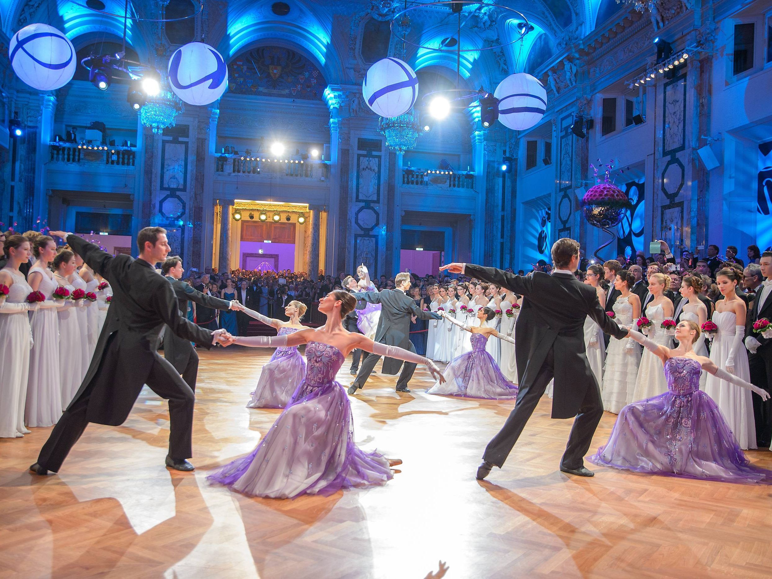 Der Silvesterball in der Hofburg läutet die Ballsaison in Wien ein.