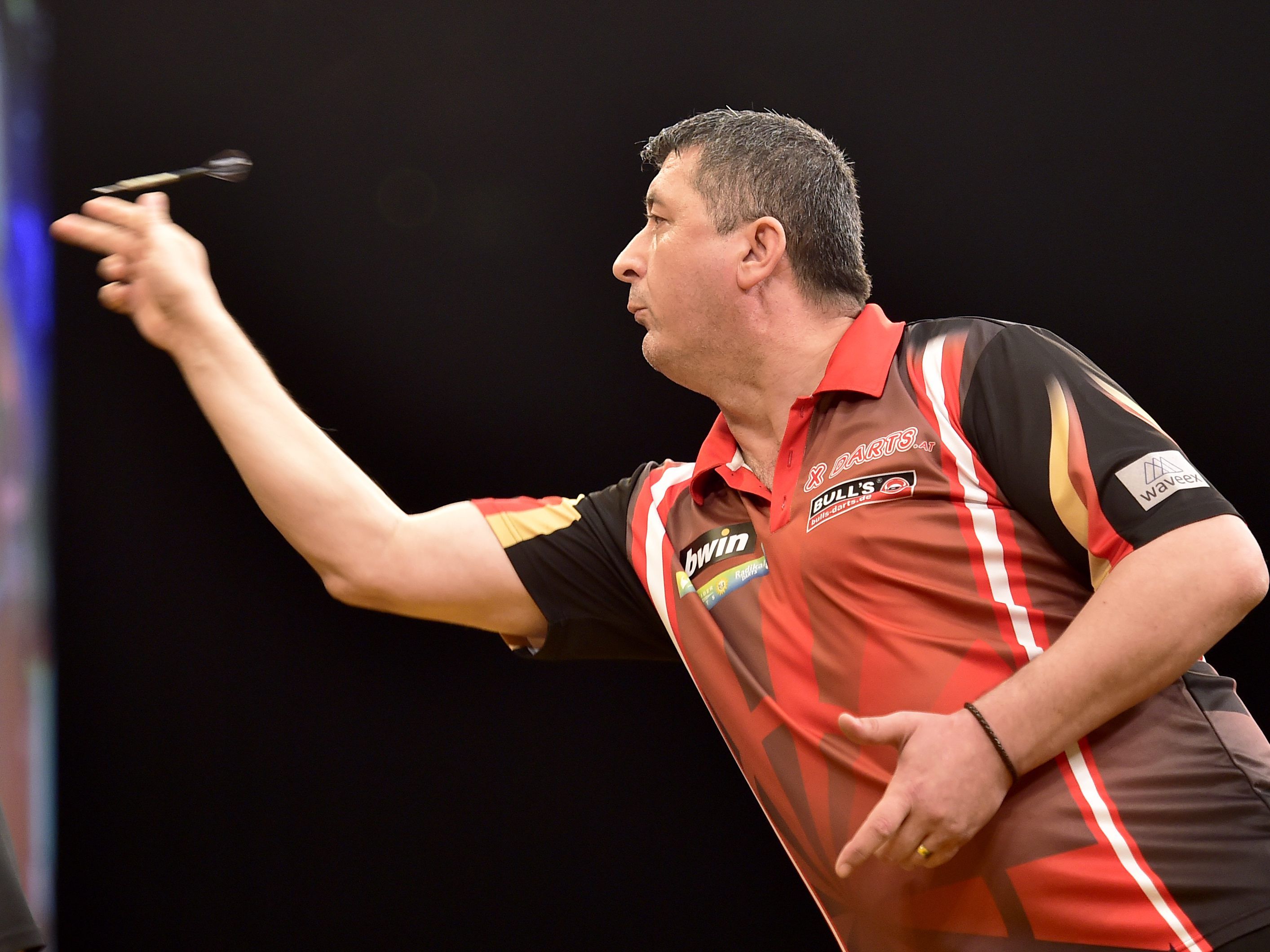 Mensur Suljovic musste sich Sherrock geschlagen geben. Mensur Suljovic musste sich Sherrock geschlagen geben.