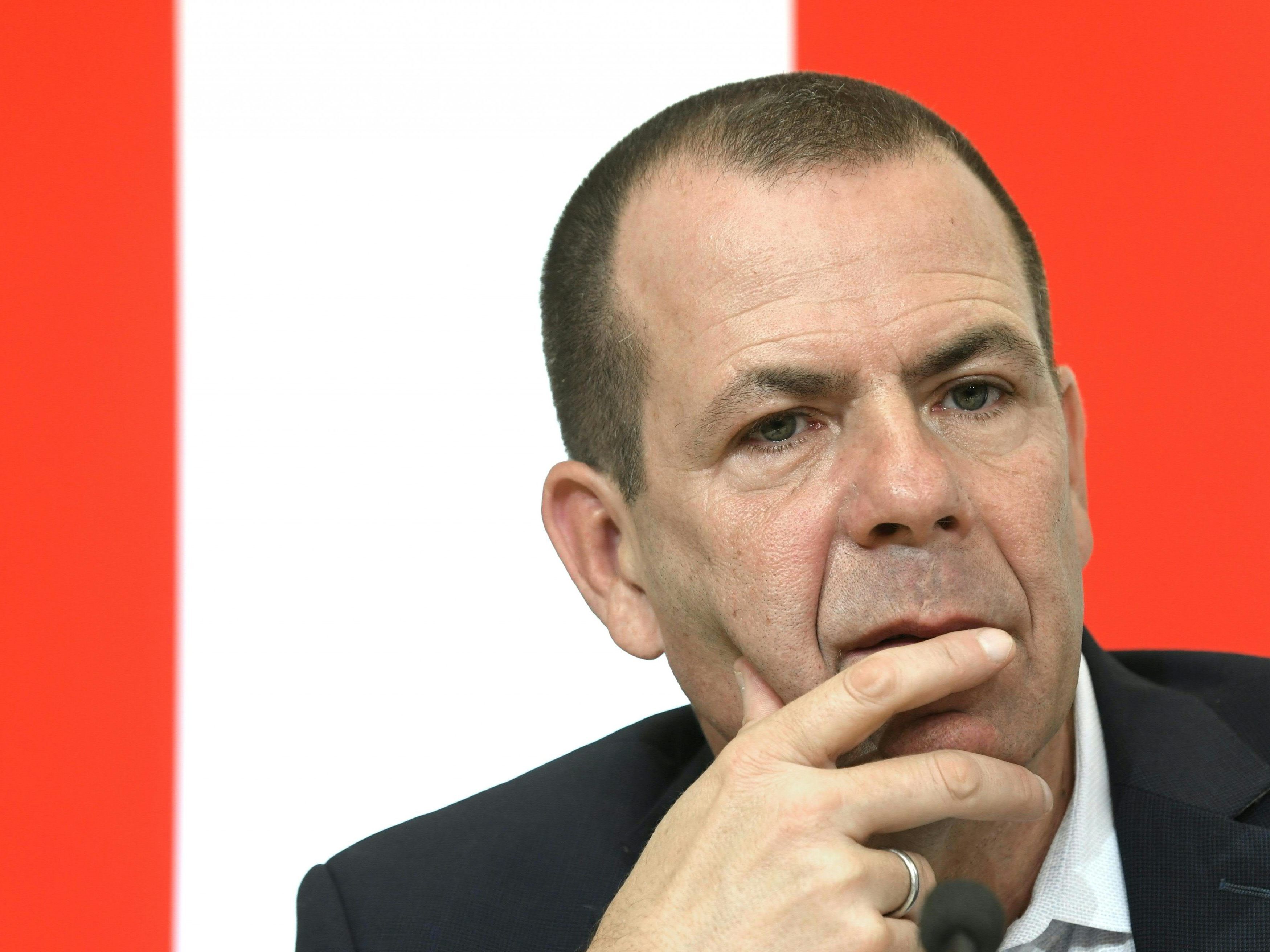 Vilimsky hält die Forderung von ÖVP-Mandatar Karas "demokratiepolitisch bedenklich". Vilimsky hält die Forderung von ÖVP-Mandatar Karas "demokratiepolitisch bedenklich".