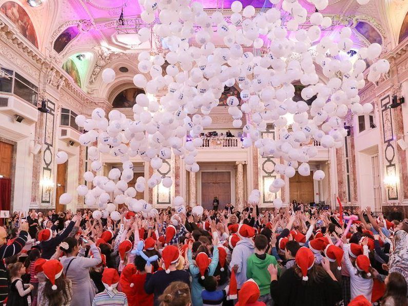 Der Weihnachtsball für Kinder findet zum 10. Mal in der Wiener Hofburg statt. Der Weihnachtsball für Kinder findet zum 10. Mal in der Wiener Hofburg statt.