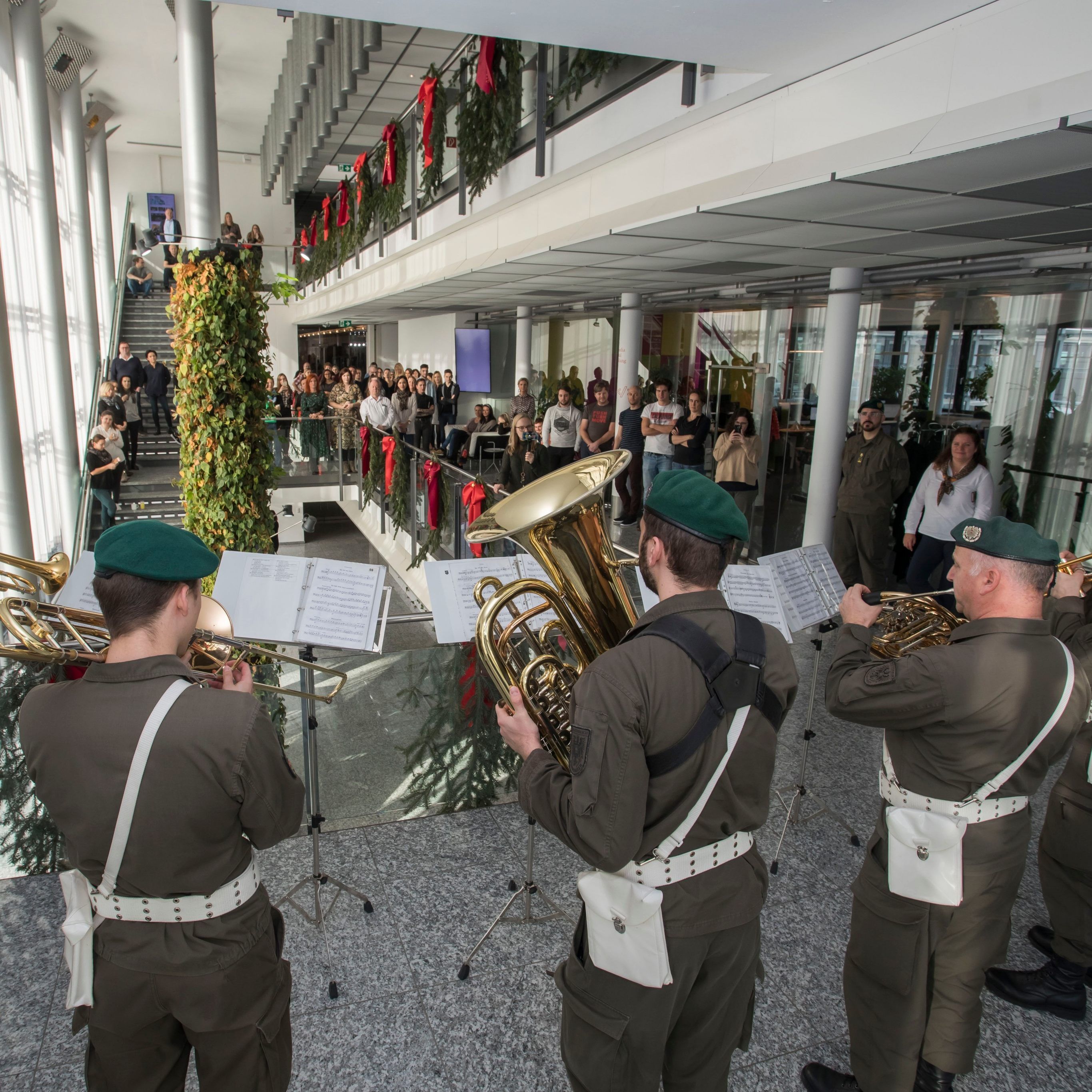 Militärmusik bei Russmedia