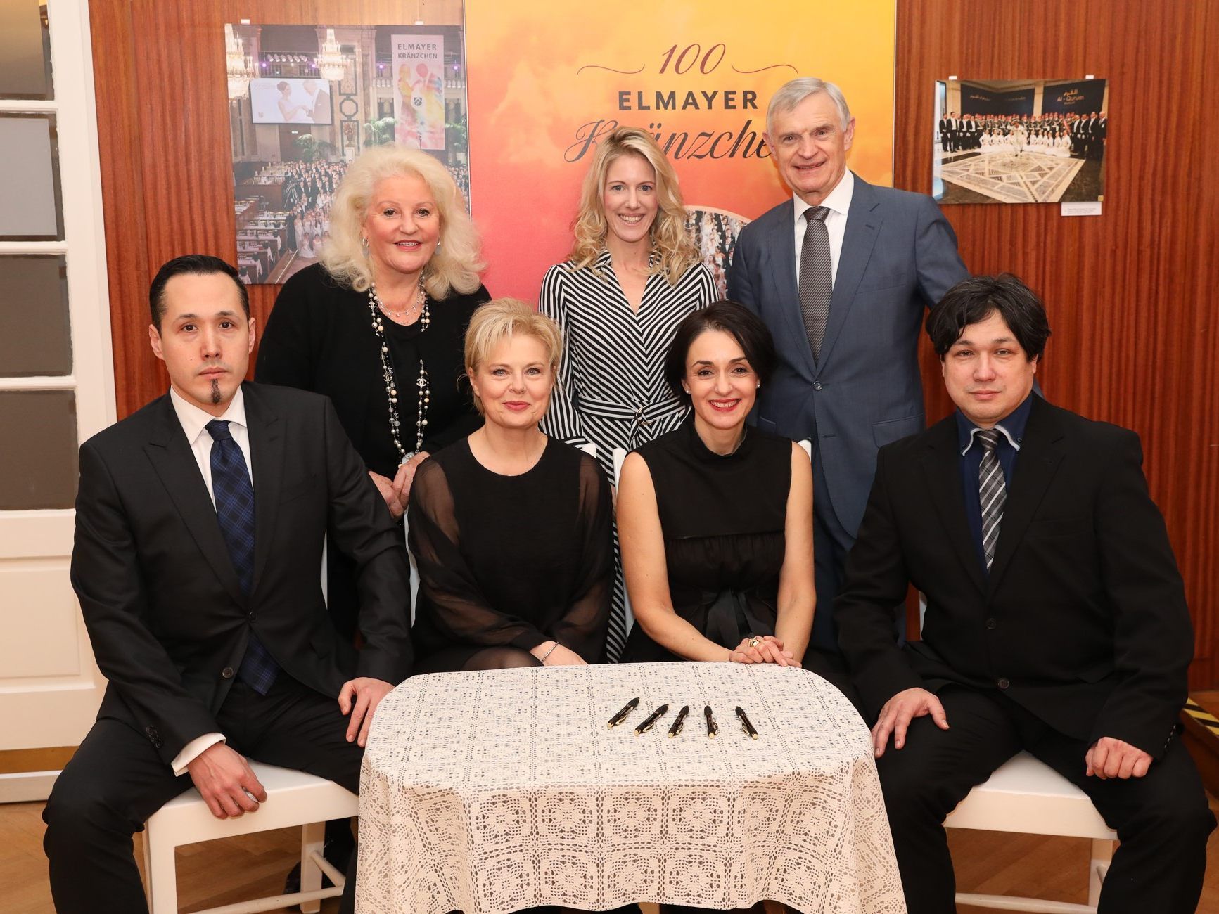 v.l.n.r. Präs- Alexander Scheuwimmer, Marika Lichter, KS Ildiko Raimondi, Mag. Vanessa Nesslinger, Niely Hoesch, Prof. Thomas Schäfer- Elmayer,Mag. Reinhard Hohenegger v.l.n.r. Präs- Alexander Scheuwimmer, Marika Lichter, KS Ildiko Raimondi, Mag. Vanessa Nesslinger, Niely Hoesch, Prof. Thomas Schäfer- Elmayer,Mag. Reinhard Hohenegger