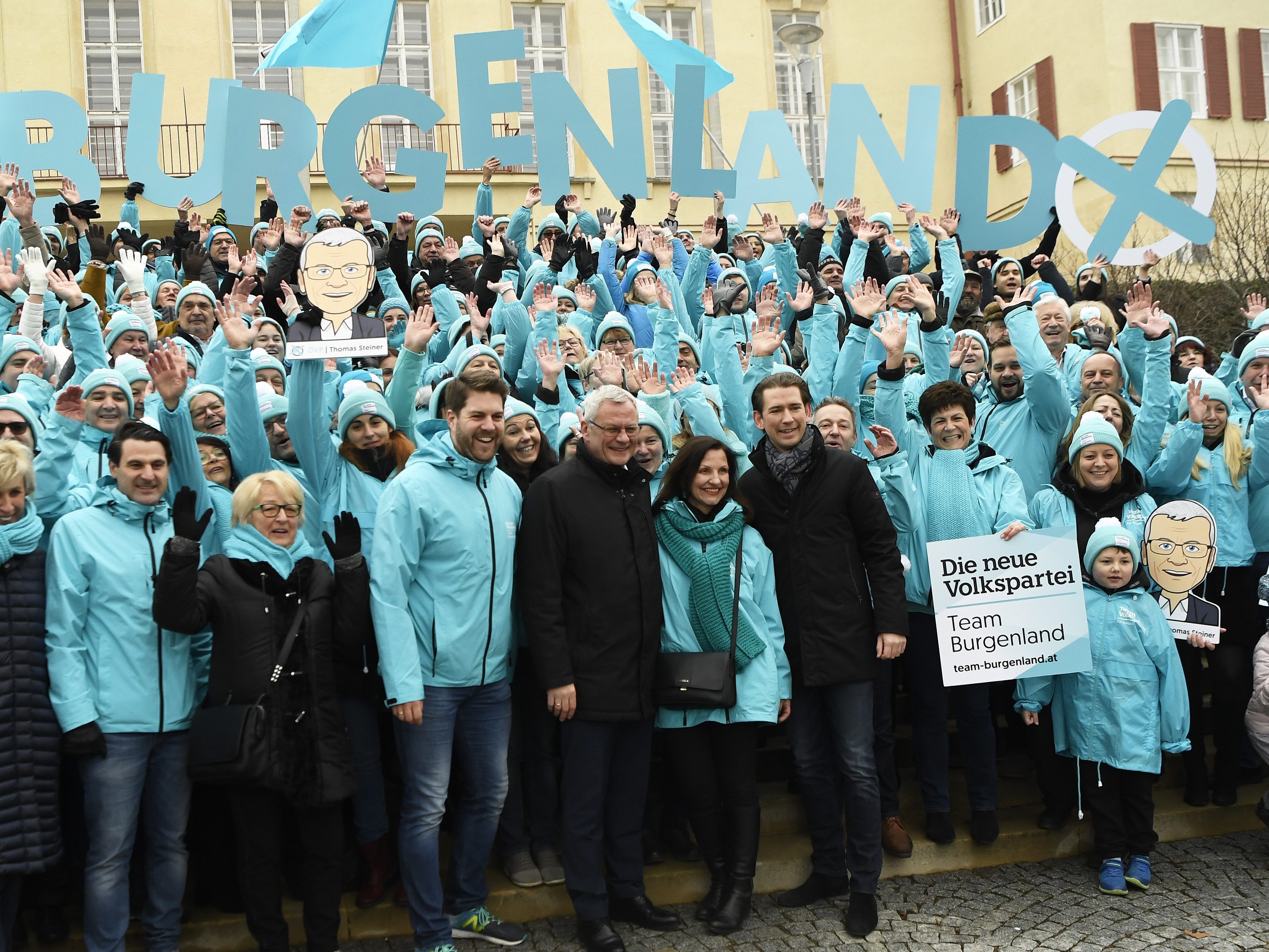 Bundeskanzler Kurz wurde wie ein Popstar empfangen. Bundeskanzler Kurz wurde wie ein Popstar empfangen.