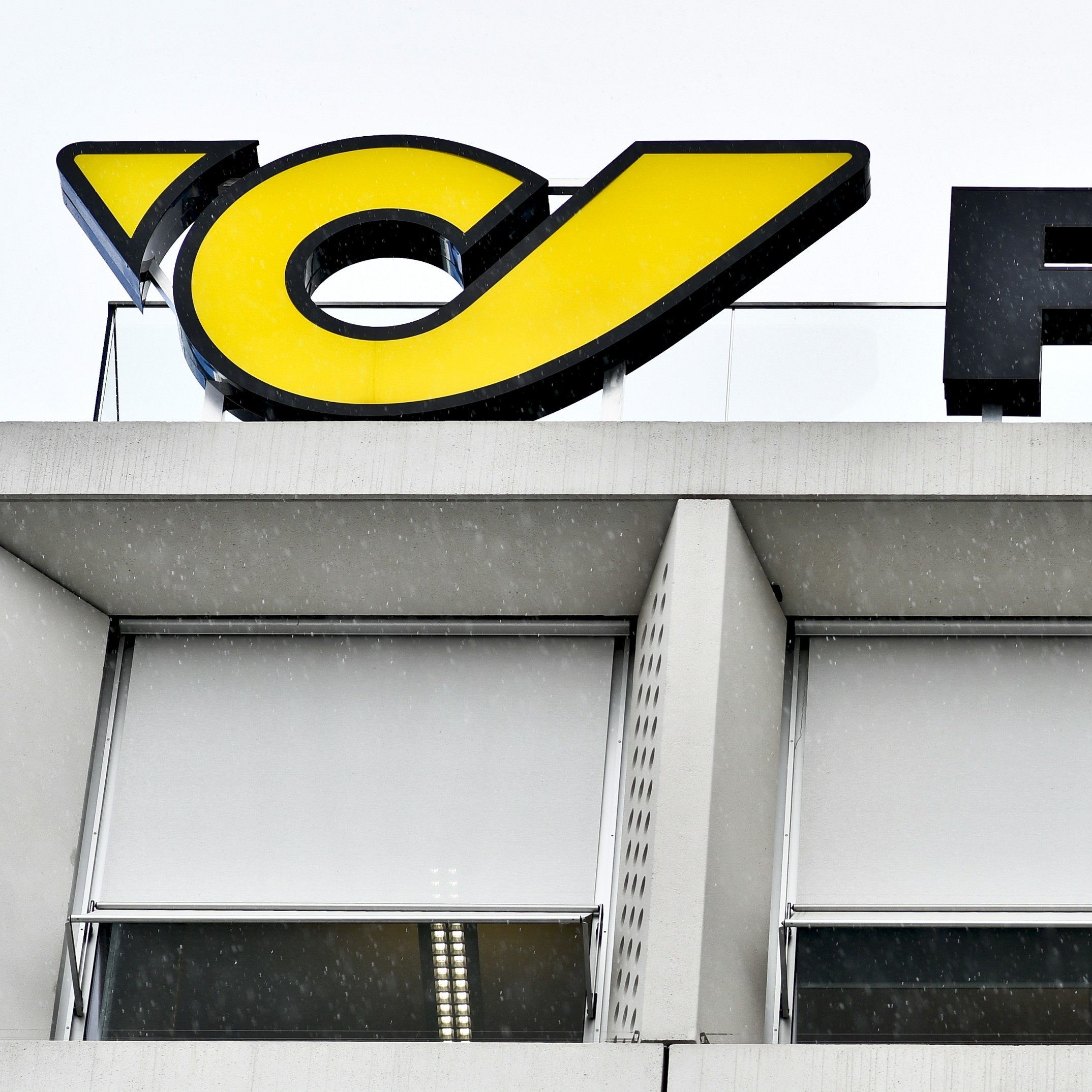 Die Post will wieder in den Wettbewerb um Bankkunden einsteigen.