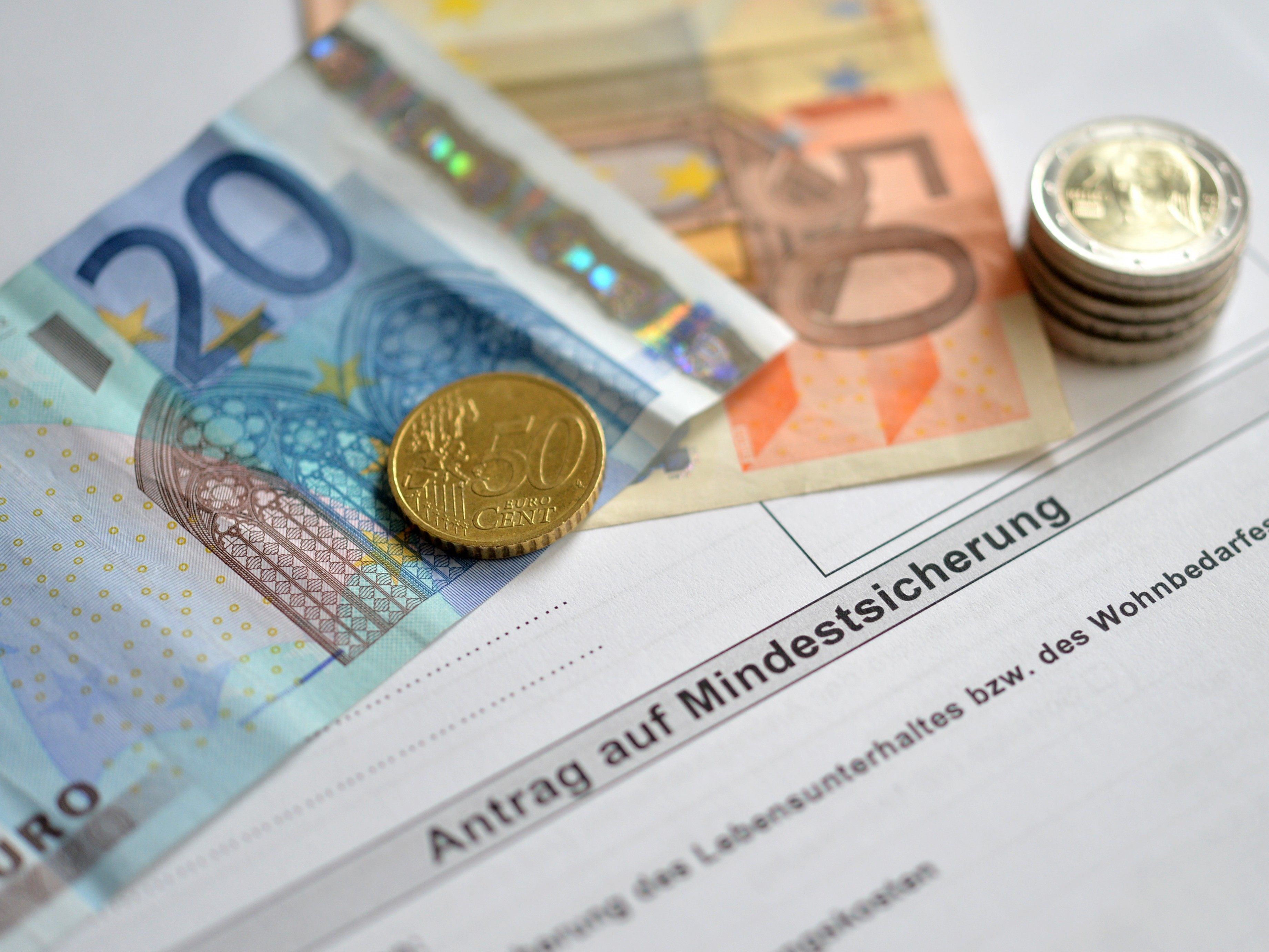 Wien müsste laut FPÖ das neue Bundesgesetz zur Sozialhilfe umsetzen. Wien müsste laut FPÖ das neue Bundesgesetz zur Sozialhilfe umsetzen.