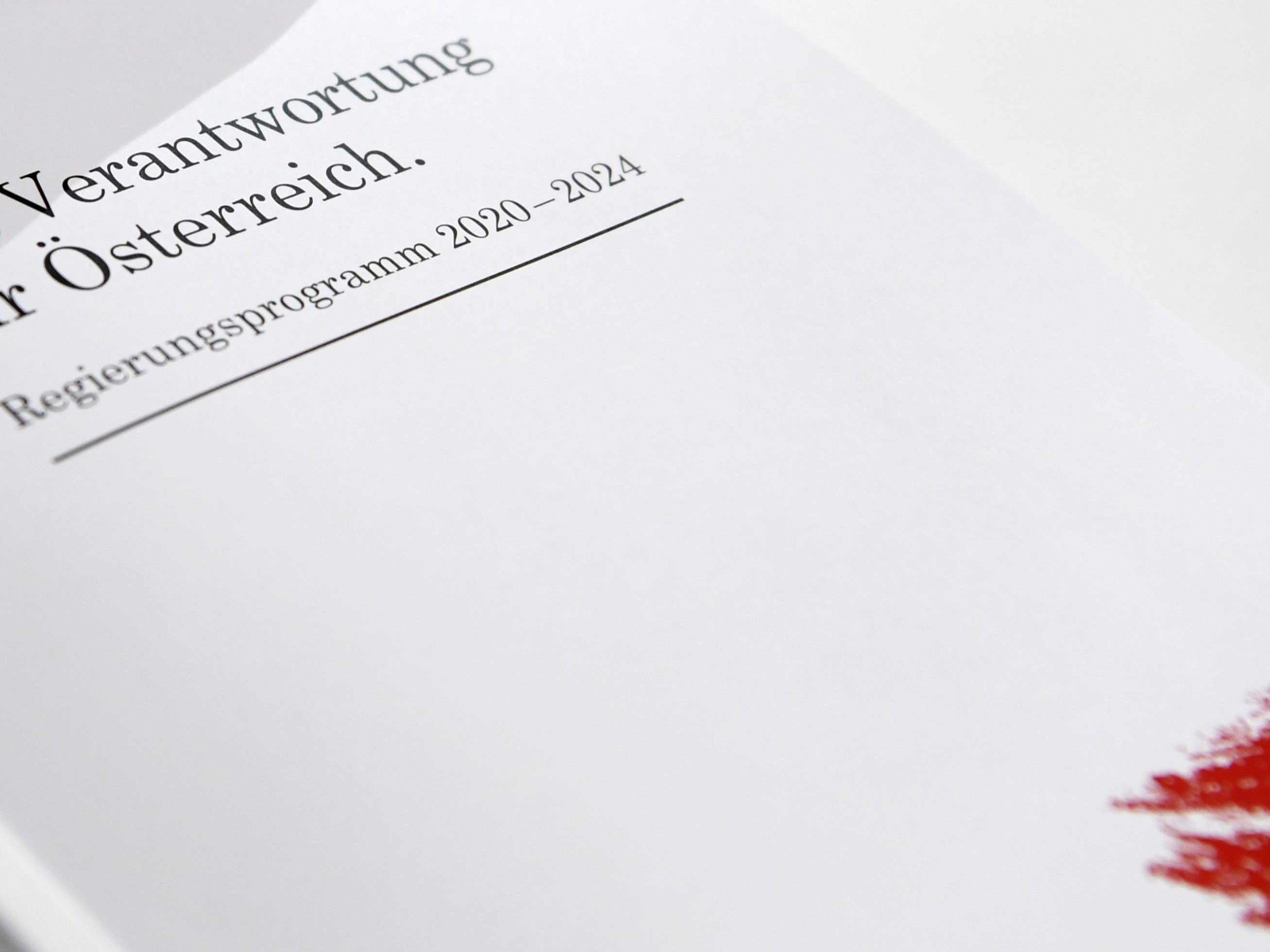 Scharfe Kritik am Regierungsprogramm von ÖVP und Grünen.