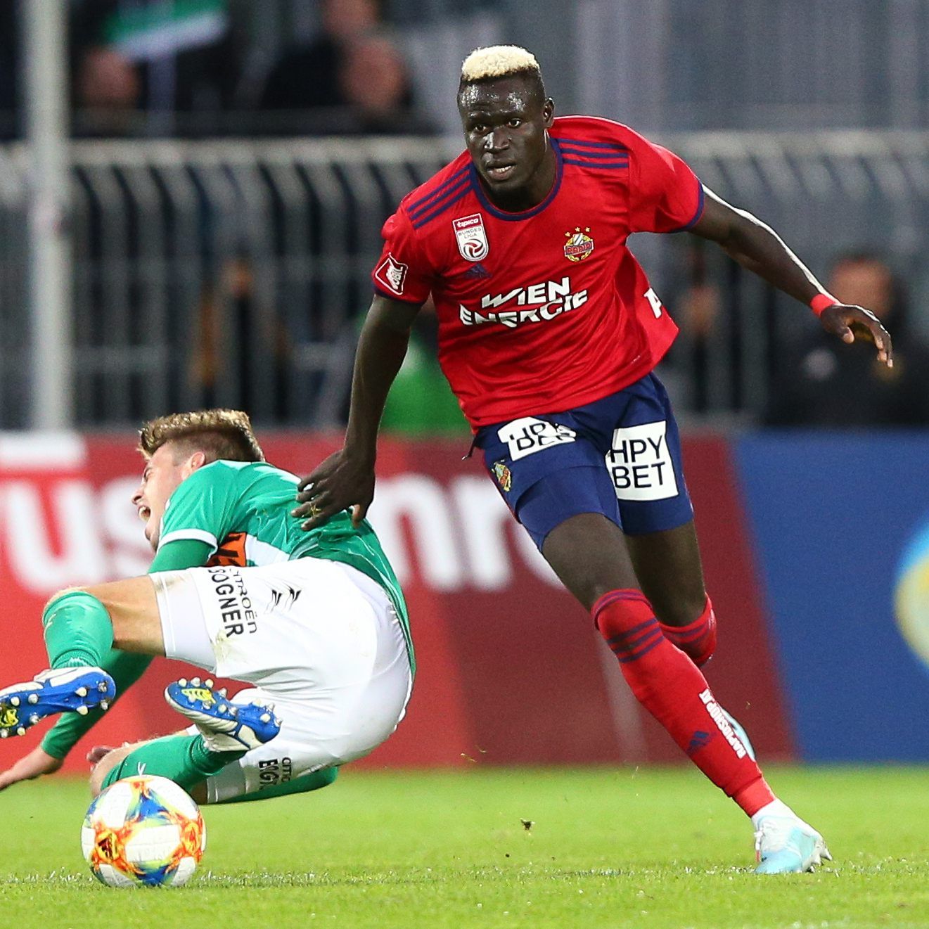 Aliou Badji entschuldigte sich nach dem "Trikot-Gate" bei den Rapid Wien-Fans.