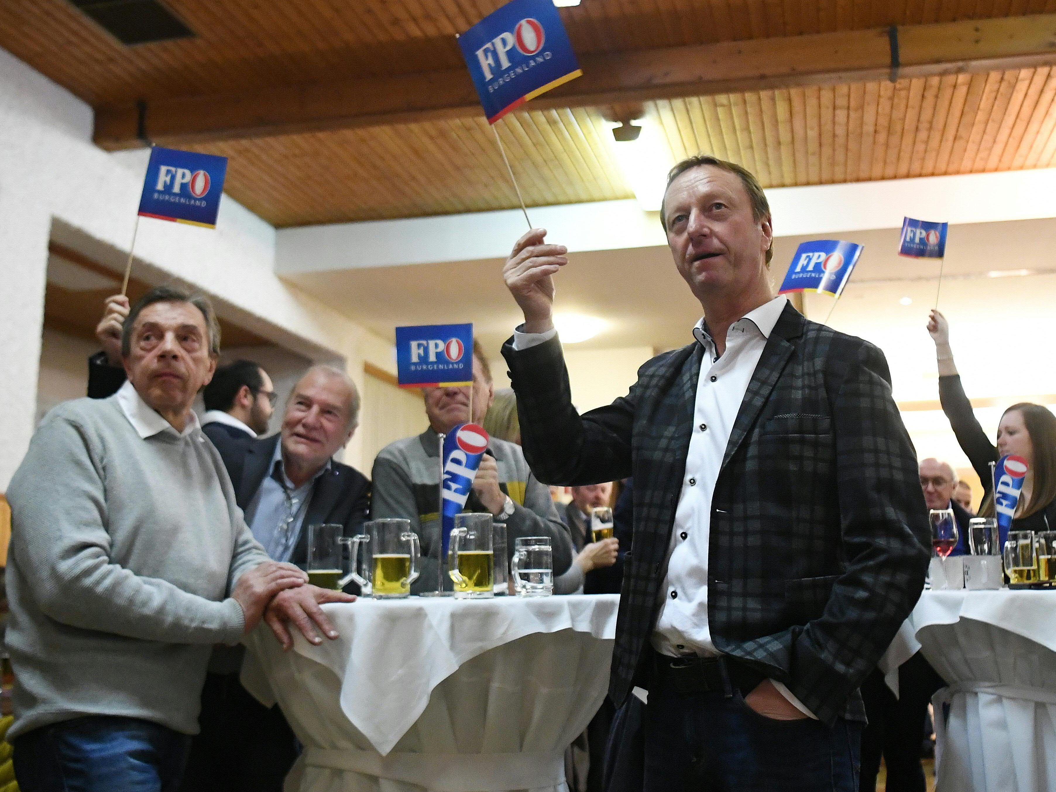 Die FPÖ schloss am Freitagabend ihren Wahlkampf im Burgenland ab. Die FPÖ schloss am Freitagabend ihren Wahlkampf im Burgenland ab.